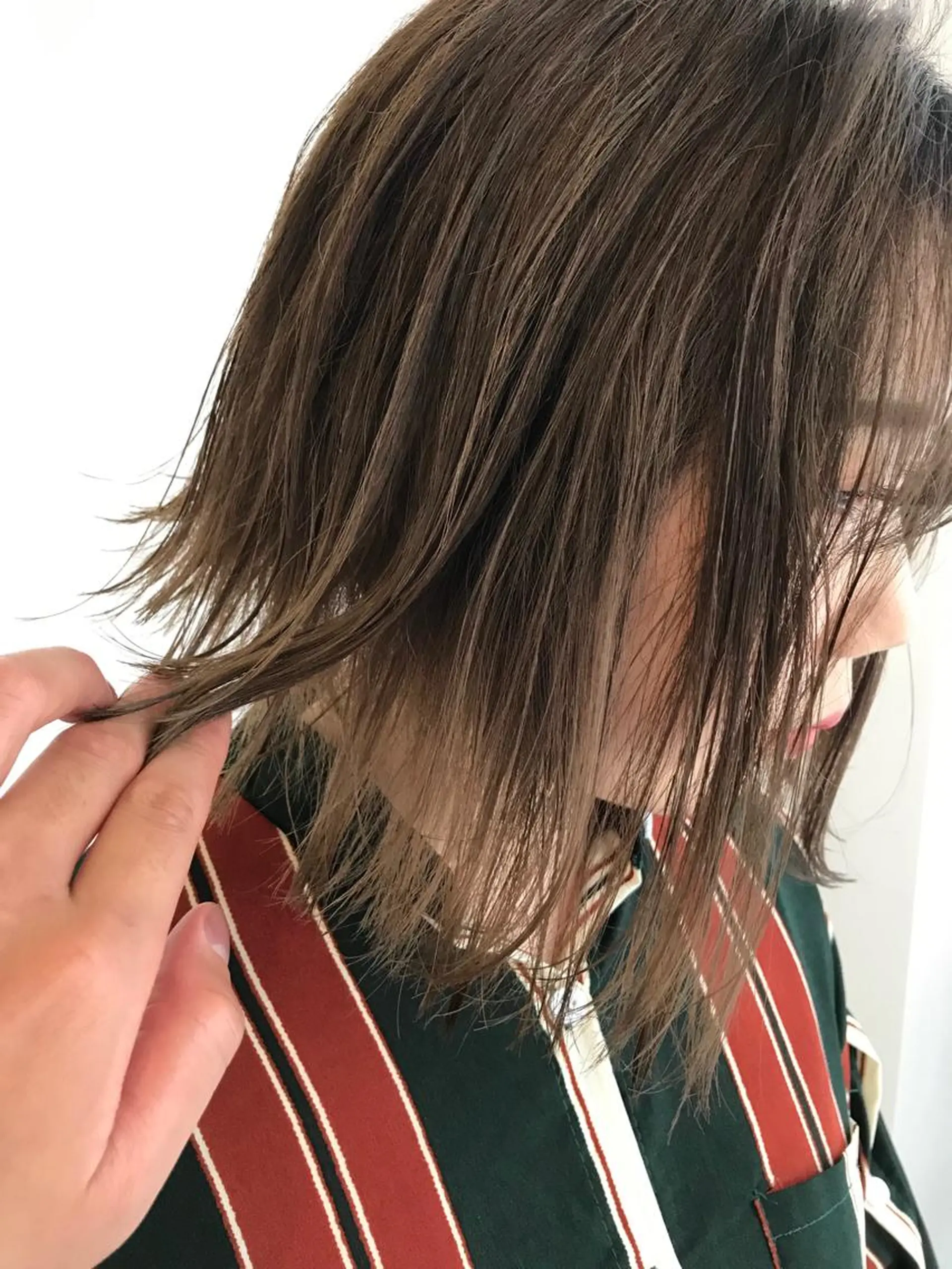 ショート カラー グレージュ ボブ ヘアカラー ness🎖️ カミカリスマ受賞のヘアスタイル