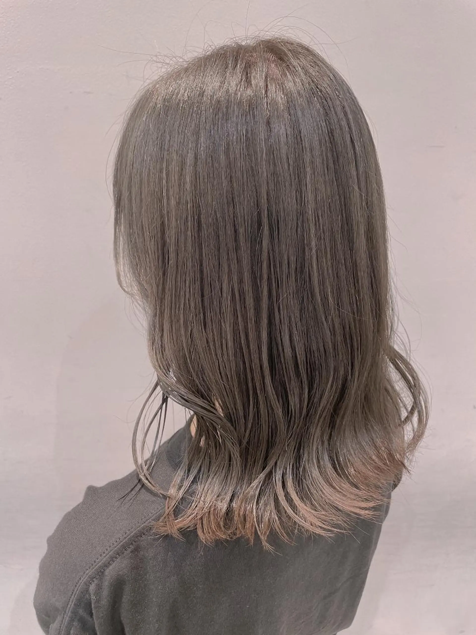ミディアム カラー グレージュ カット ヘアカラー トリートメント 🦖鶴岡 香純🦖のヘアスタイル
