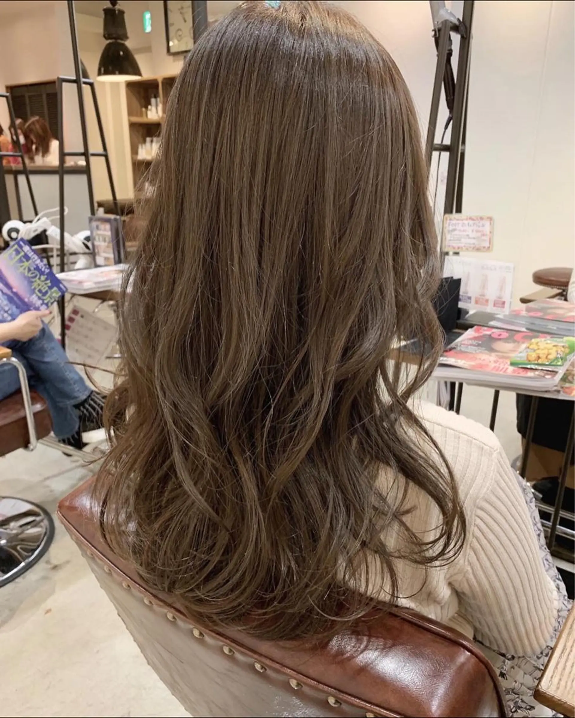 ロング カラー ヘアアレンジ メンズ キッズ ネイル マツエク・マツパ 中津No.1髪質改善 店長✨透ける暗髪のヘアスタイル