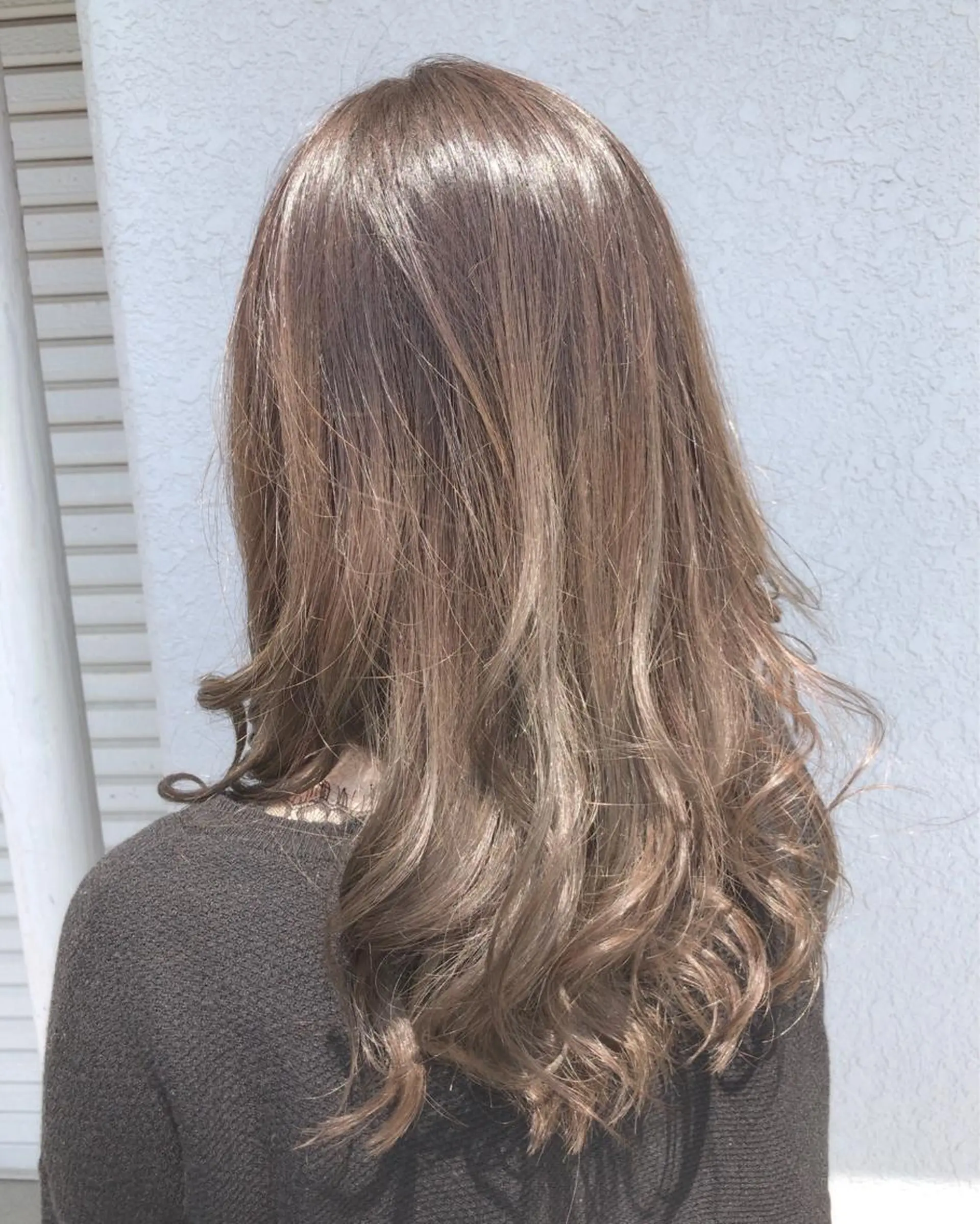 セミロング カラー レイヤーカット匠 イソザキノリユキのヘアスタイル