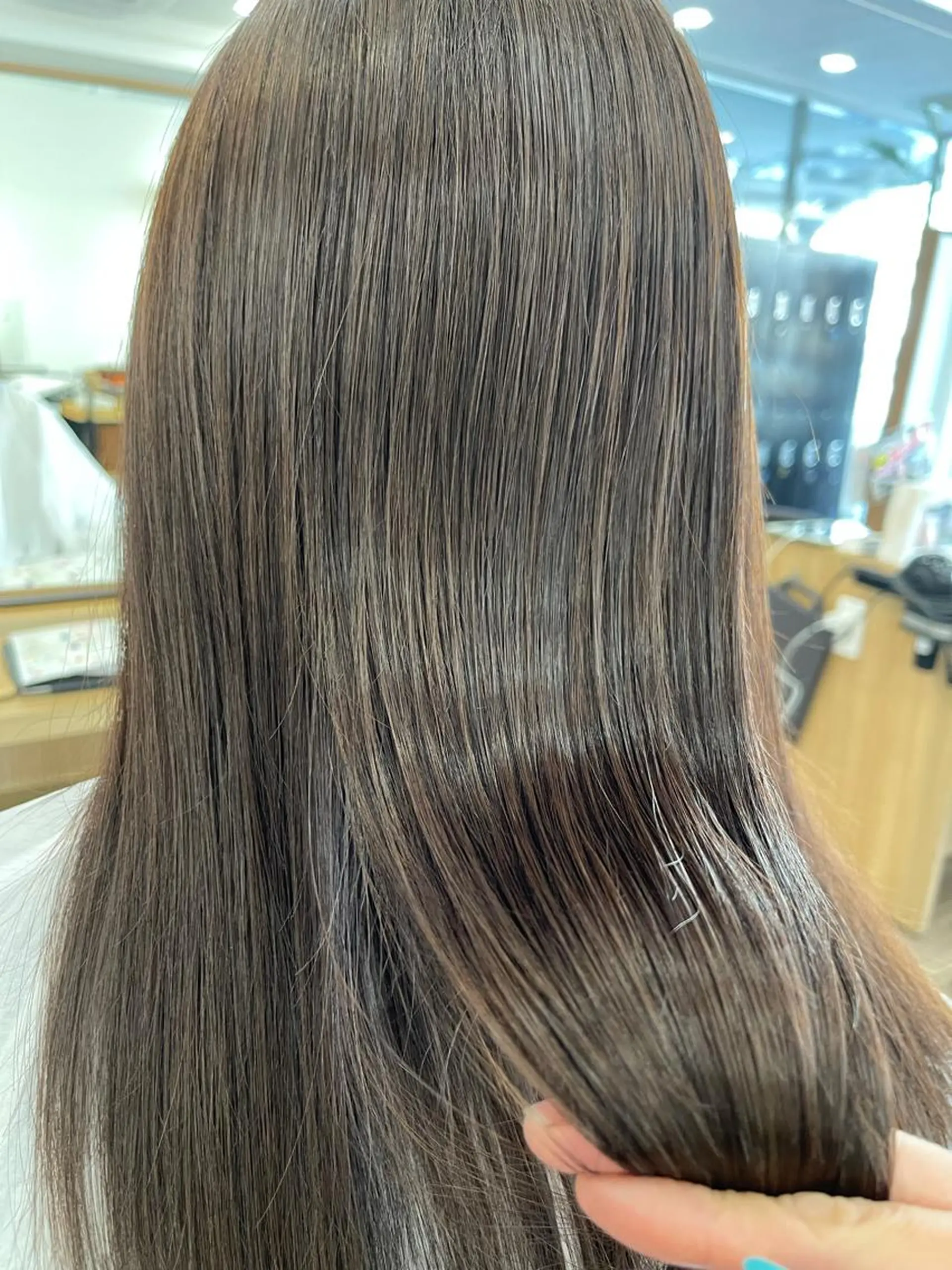 カラー 中顔面短縮 顔まわり新田大翔のヘアスタイル