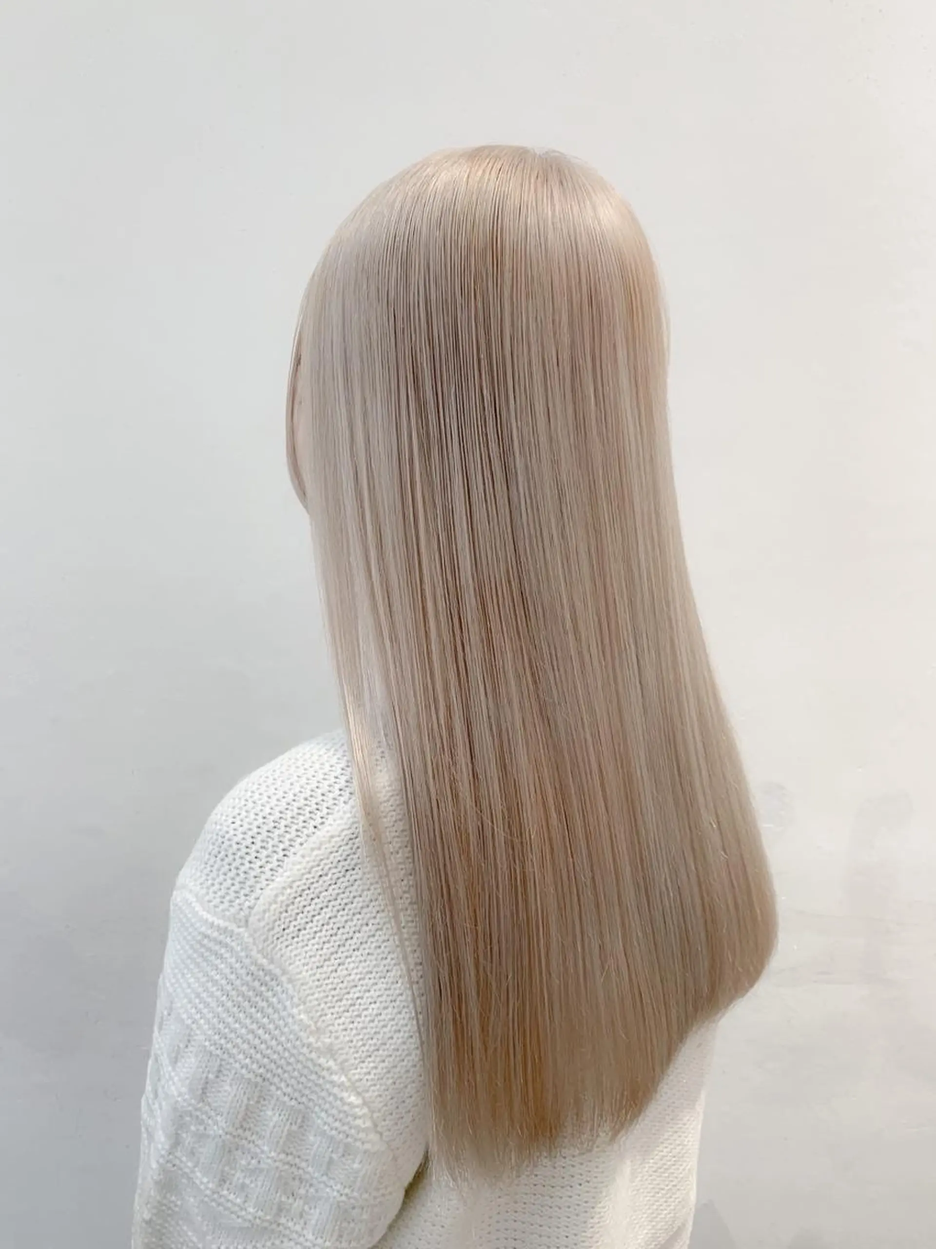 ロング カラー ブリーチ ブロンド ホワイトブロンド ヘアカラー トリートメント THE./ブリーチ 透感カラー/髪質改善のヘアスタイル