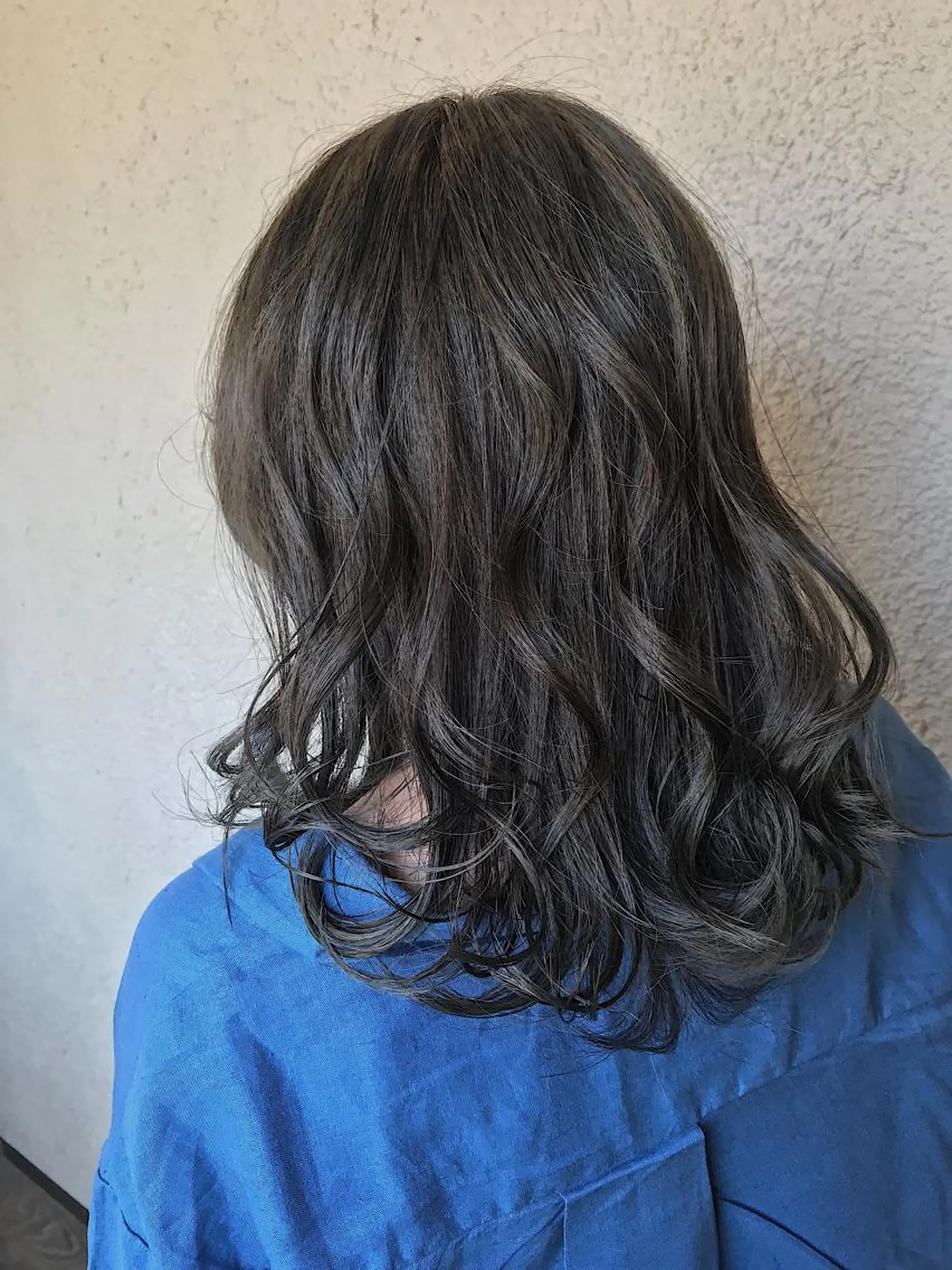 セミロング カラー アッシュ カット ヘアカラー 磧本 祐里恵のヘアスタイル