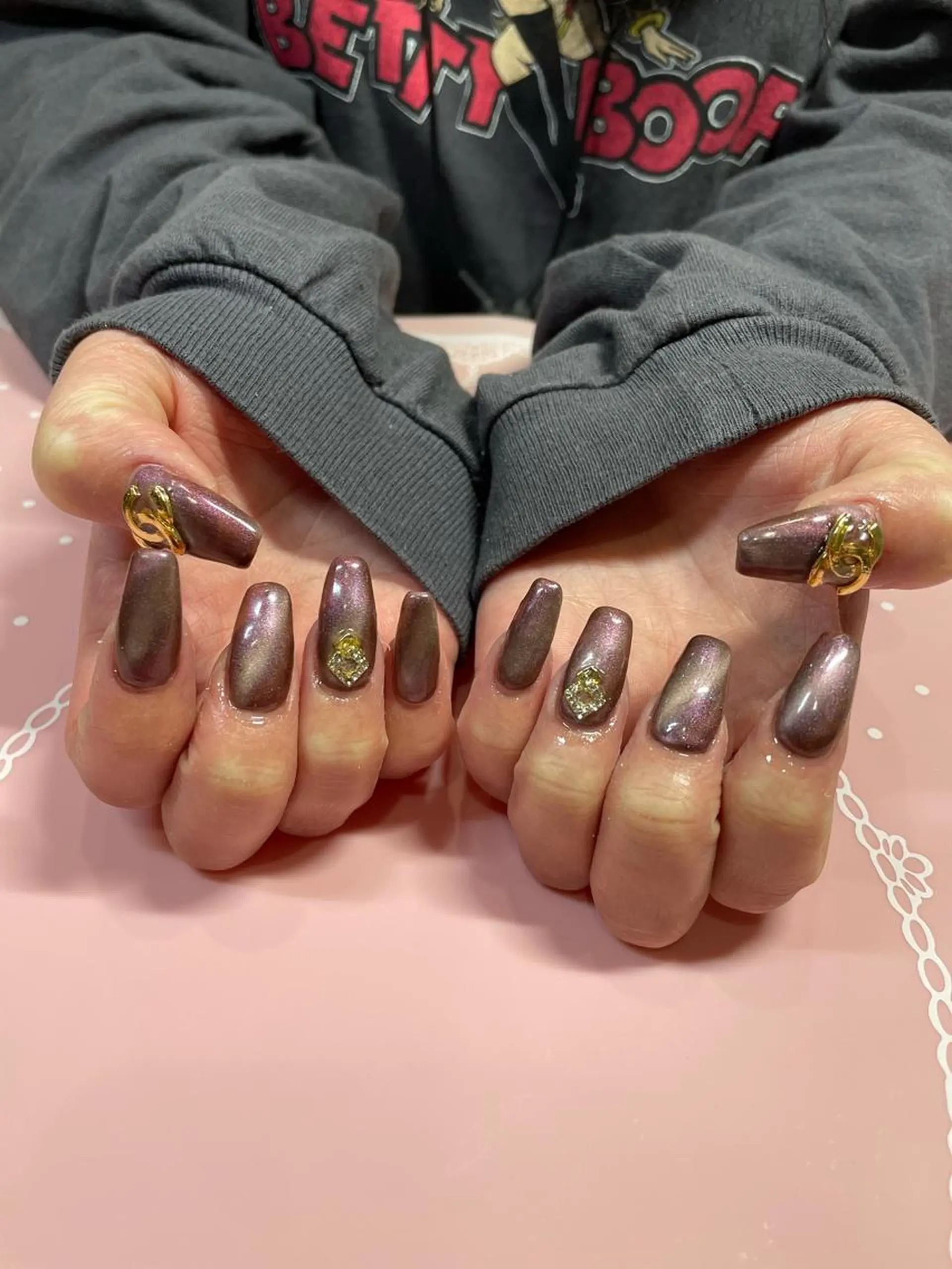 ミディアム ネイル マグネットネイル ハンドネイル 《LB》ラブリエ Nail&eyeのマツエク・マツパデザイン