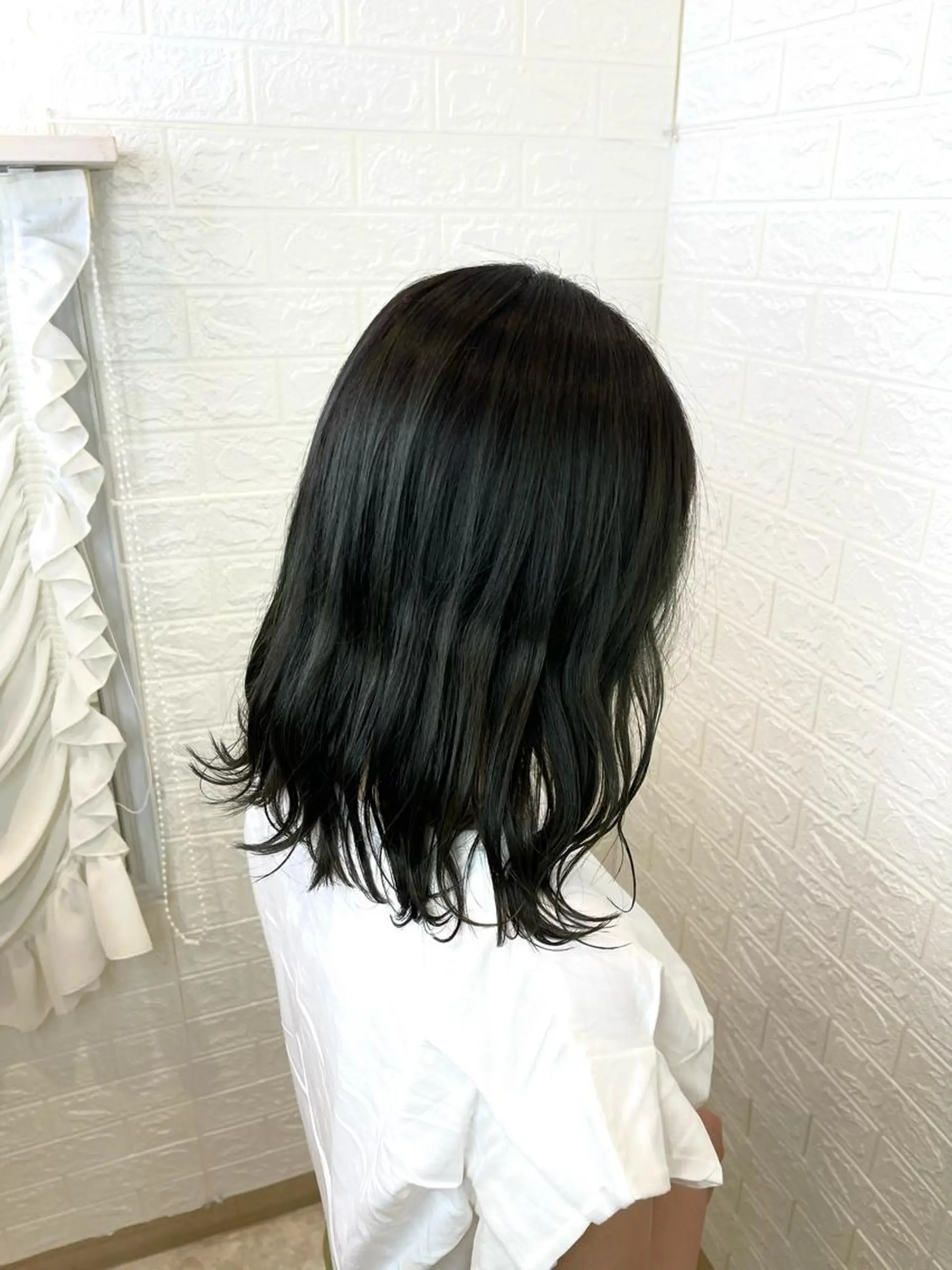 ミディアム カラー カット ヘアカラー トリートメント 六反 仁哉のヘアスタイル