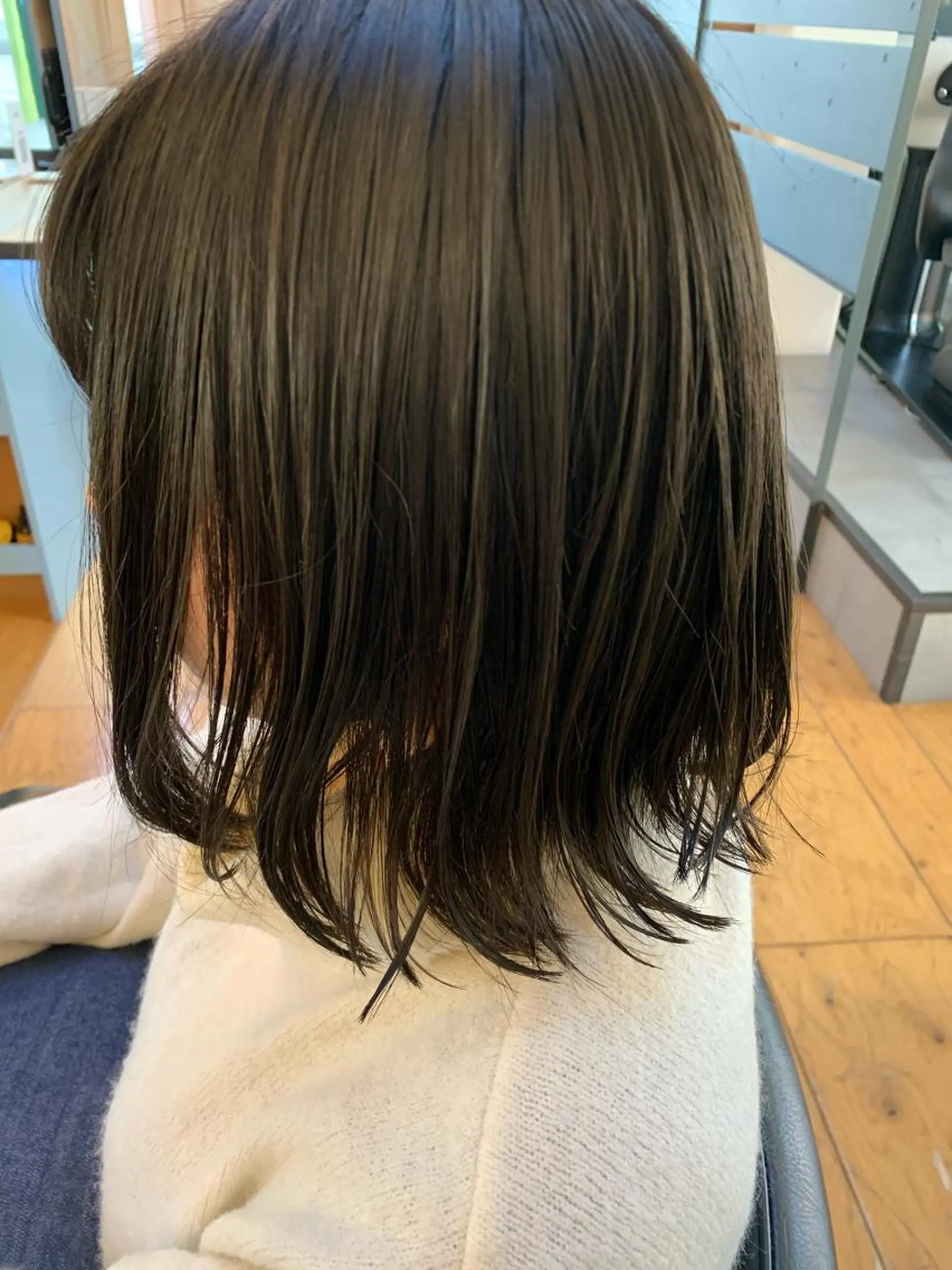 ミディアム カラー アッシュ シルバー シルバーアッシュ Lagom なかだのヘアスタイル