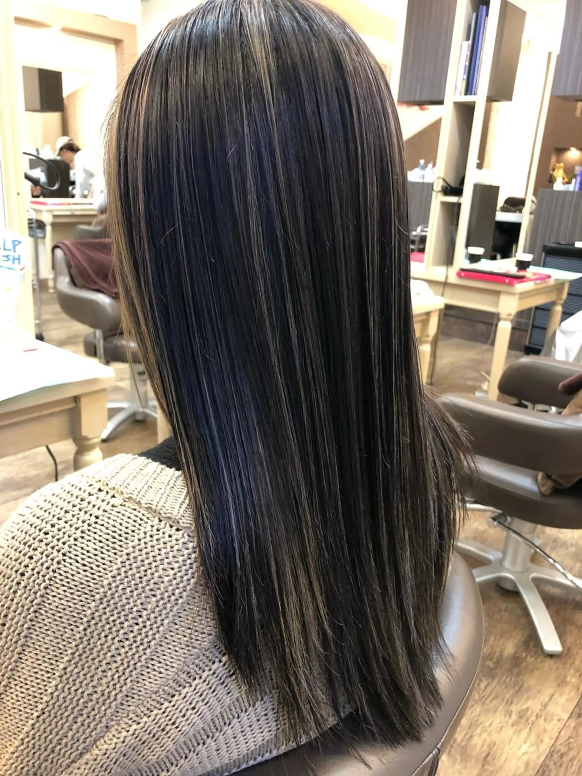 セミロング カラー 尚平 40代からの 髪質改善専門のその他イメージ