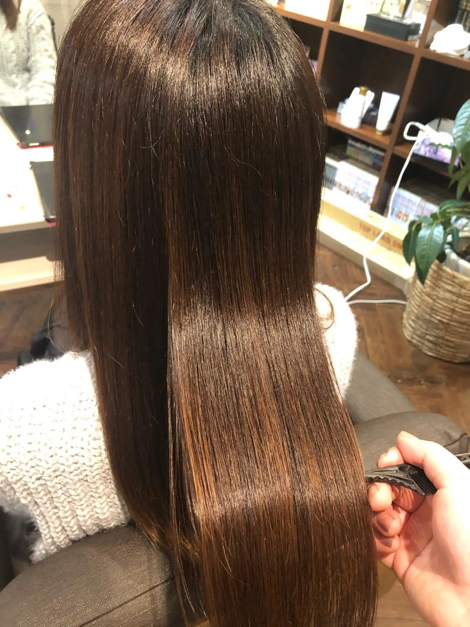 ロング カラー 加茂 綾香のヘアスタイル