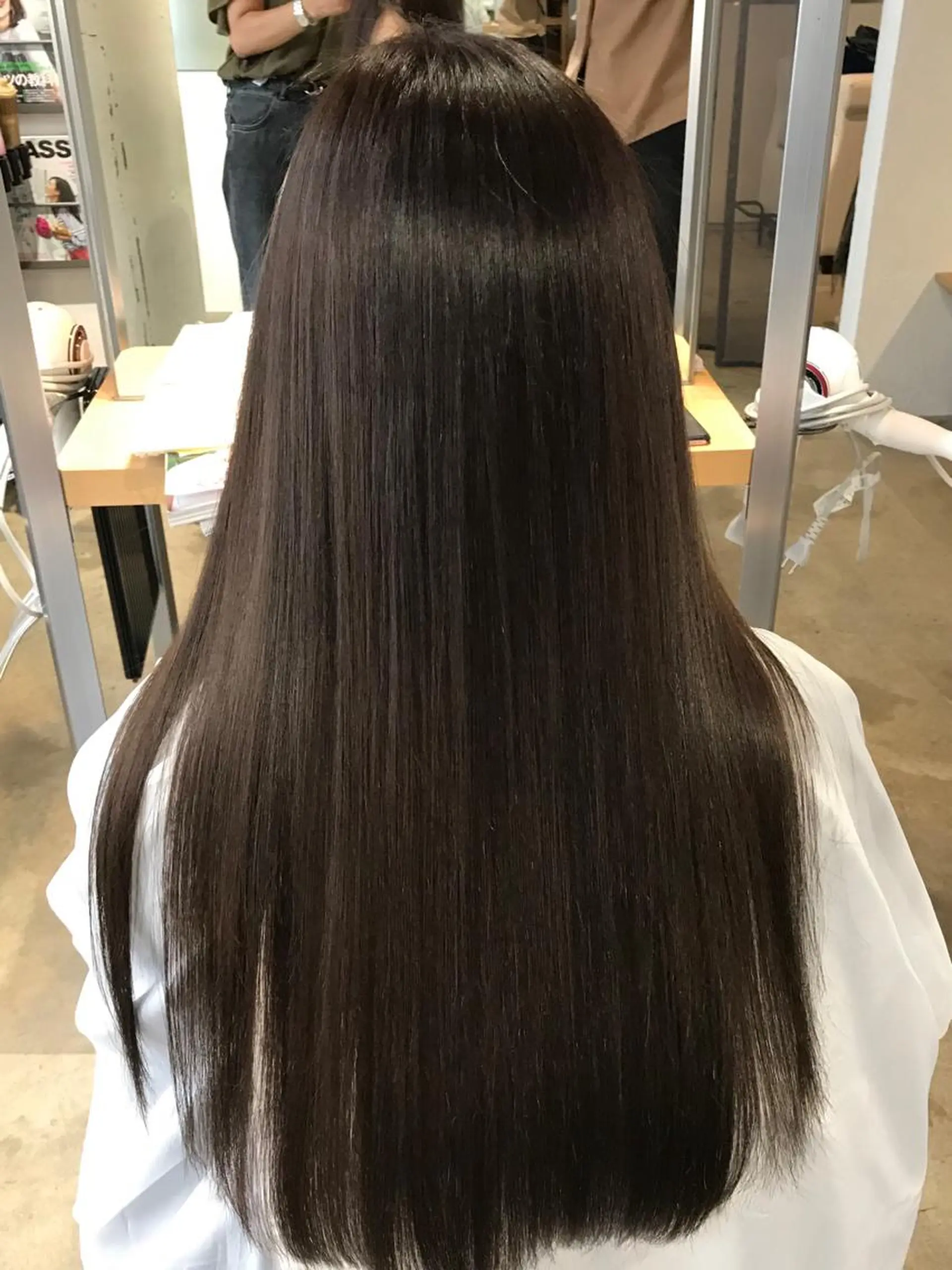 ロング カラー 濱岡 恭子のヘアスタイル