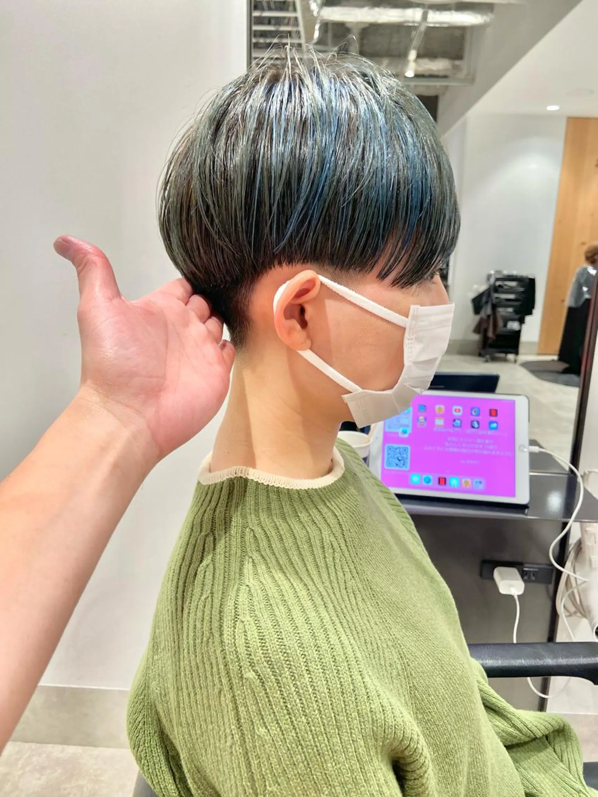 ショート カラー ブリーチ ブルーカラー ブリーチなしカラー ショートヘア 大人ヘア/ショート/ ボブ/レイヤーのヘアスタイル