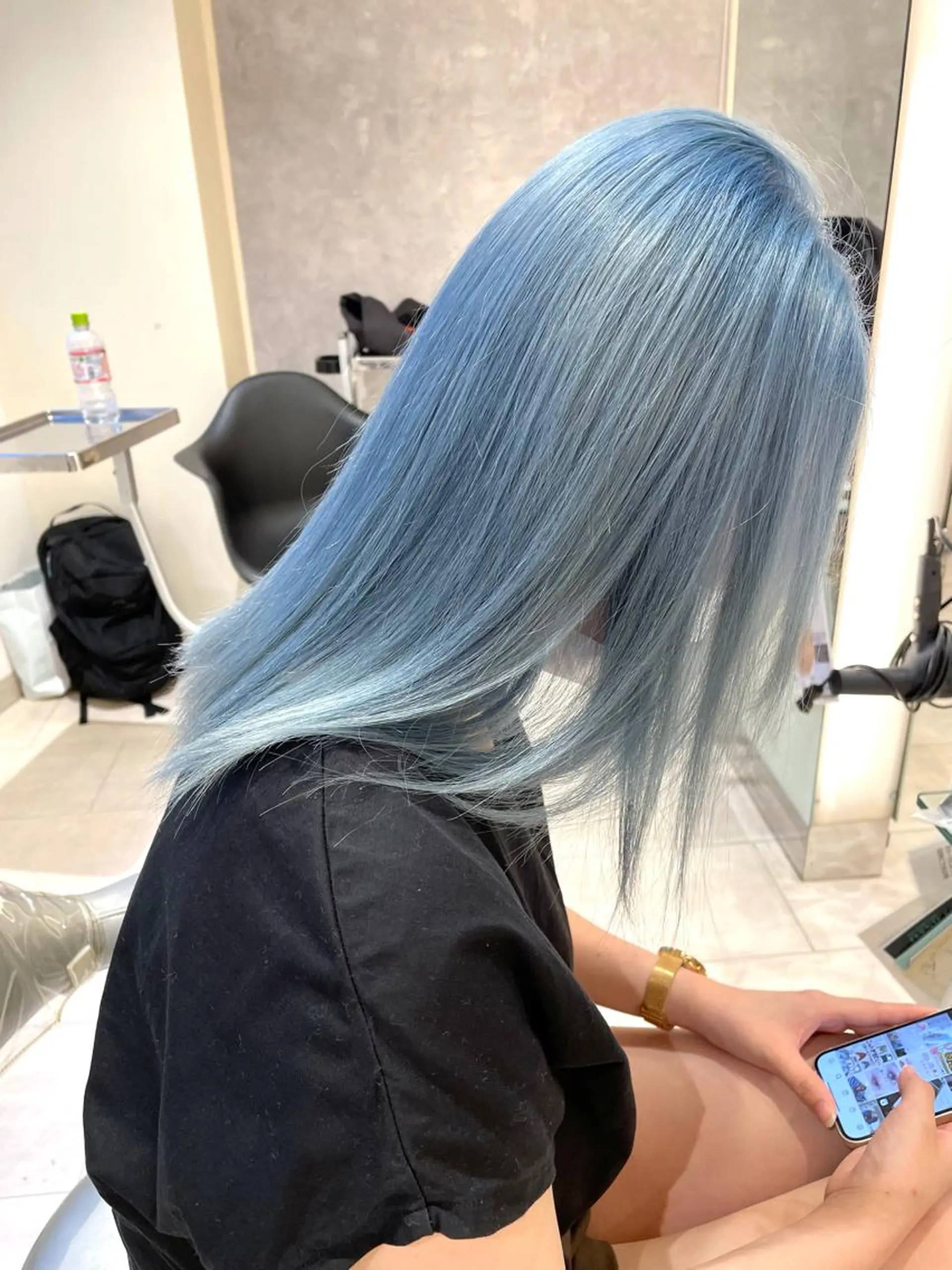 ロング カラー ブルーカラー ハイトーンカラー 美髪カラー✨本間 貴広のヘアスタイル