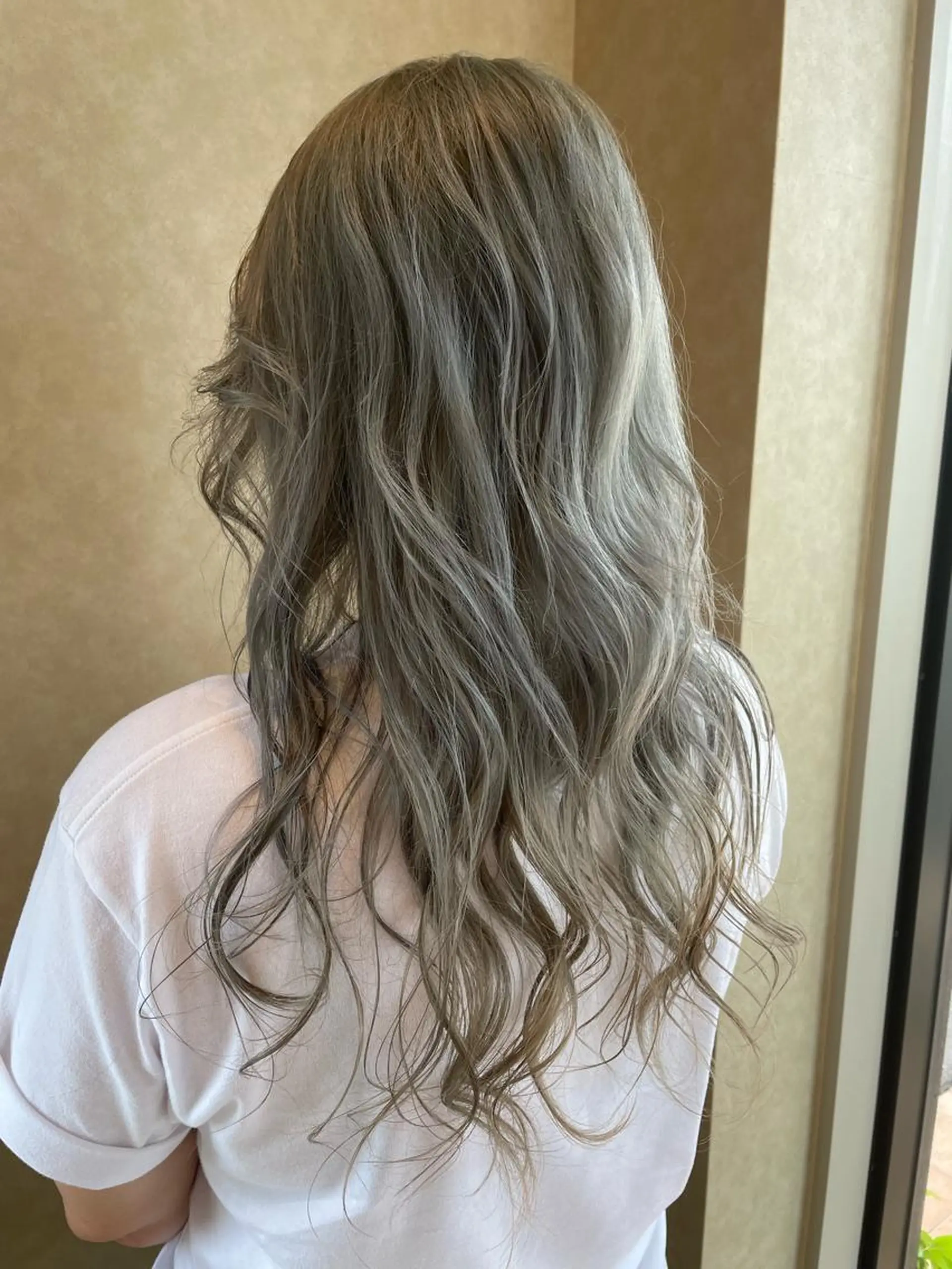 ロング 丸山 香のヘアスタイル