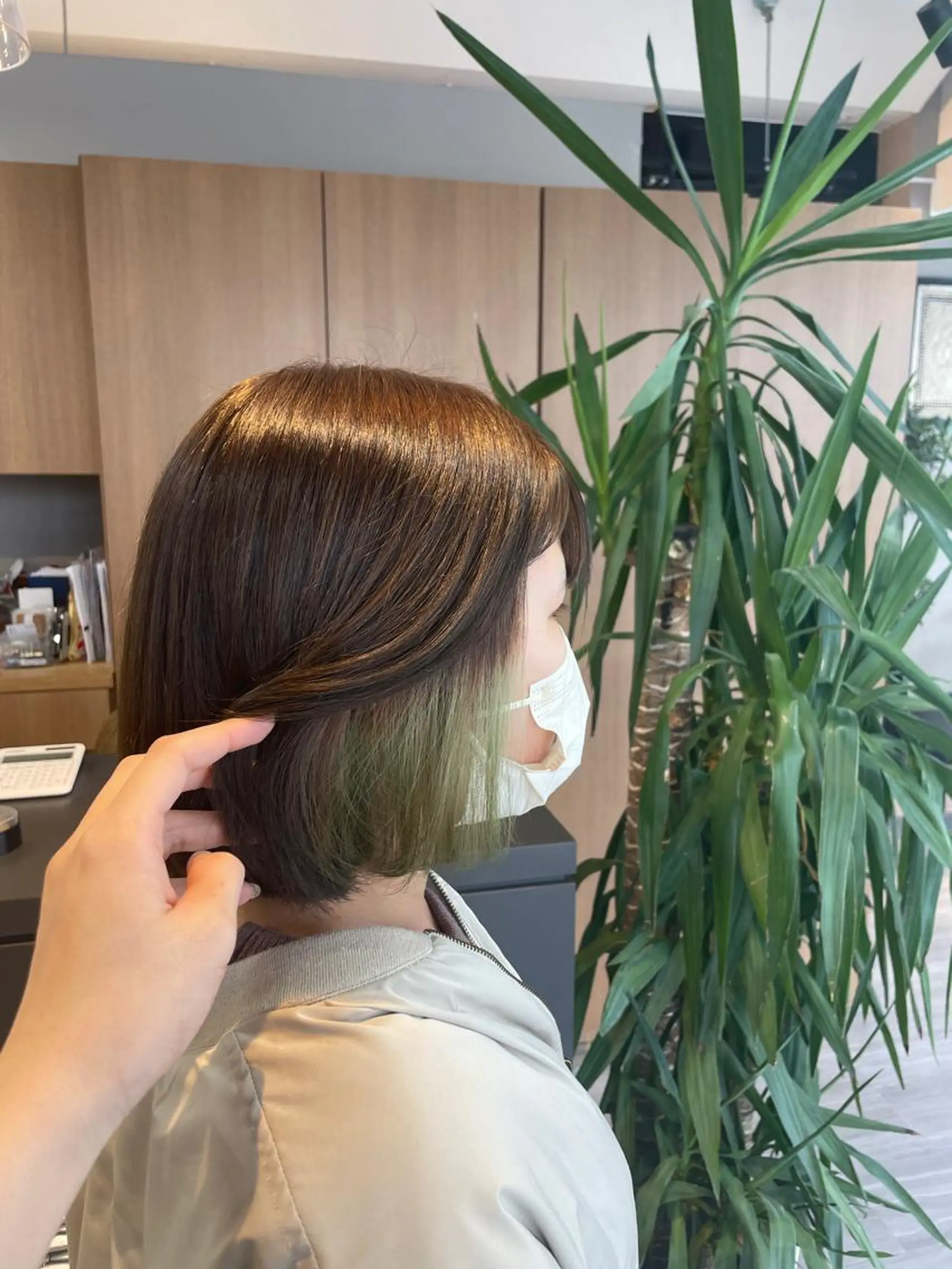 ミディアム カラー インナーカラー マキノ キョウカのヘアスタイル
