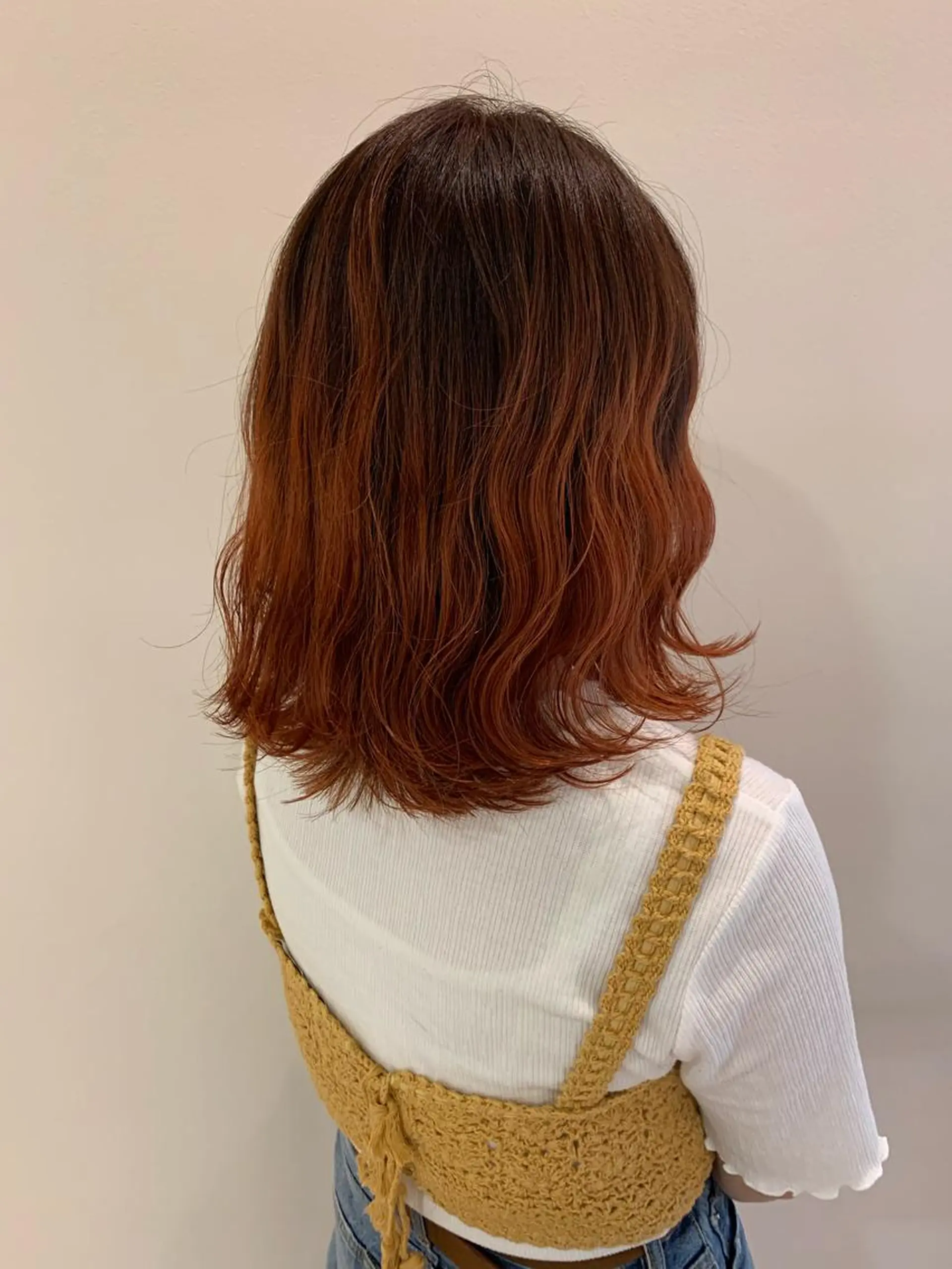 ミディアム カラー 顔まわりカット✄ ベージュカラー🧸のヘアスタイル