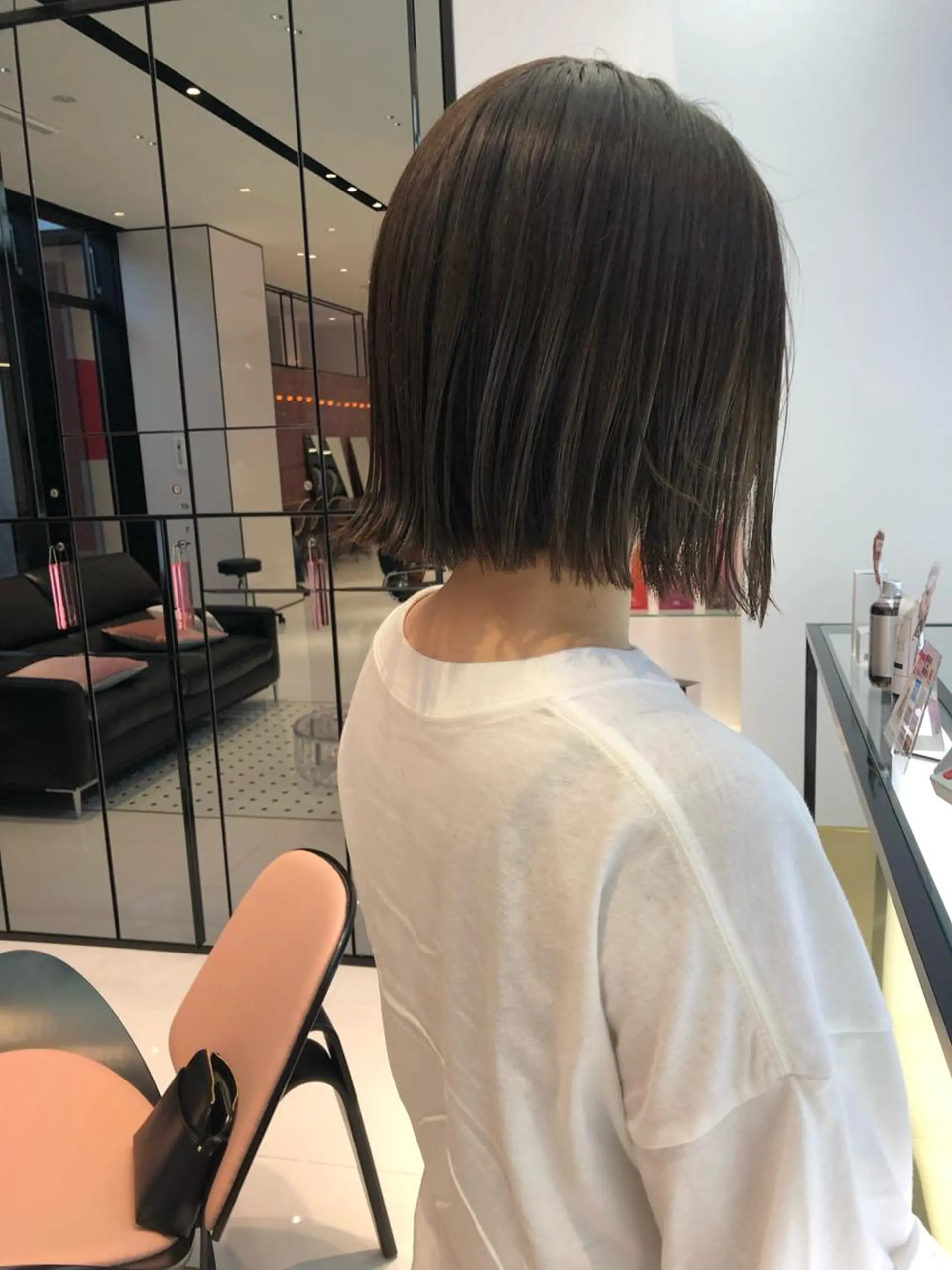 ミディアム カラー ベージュカラー ラベンダーカラー ラベンダーベージュ ボブ 相川 愛実のヘアスタイル