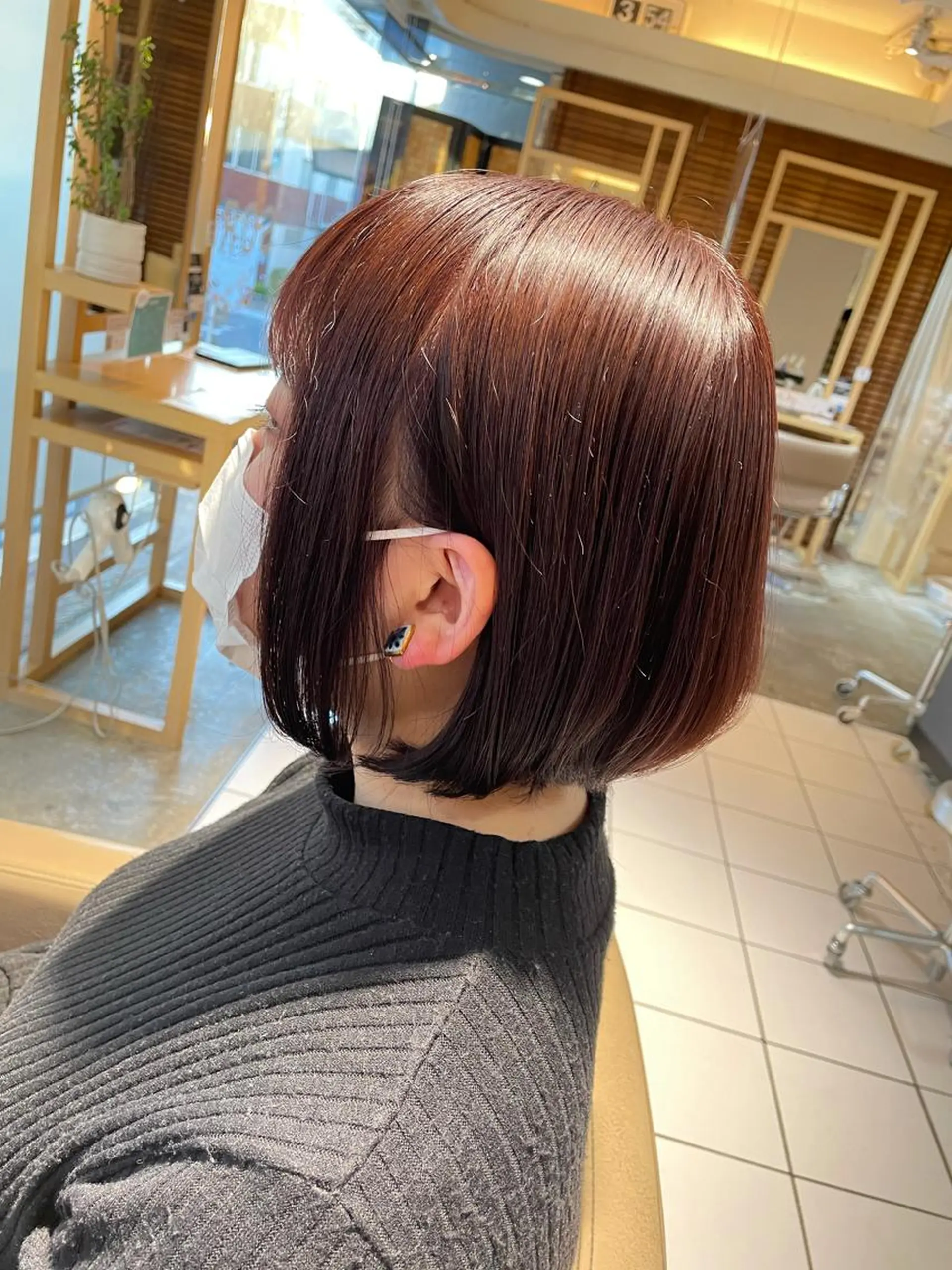 ミディアム カラー レイヤーカット 特化型シオンのヘアスタイル