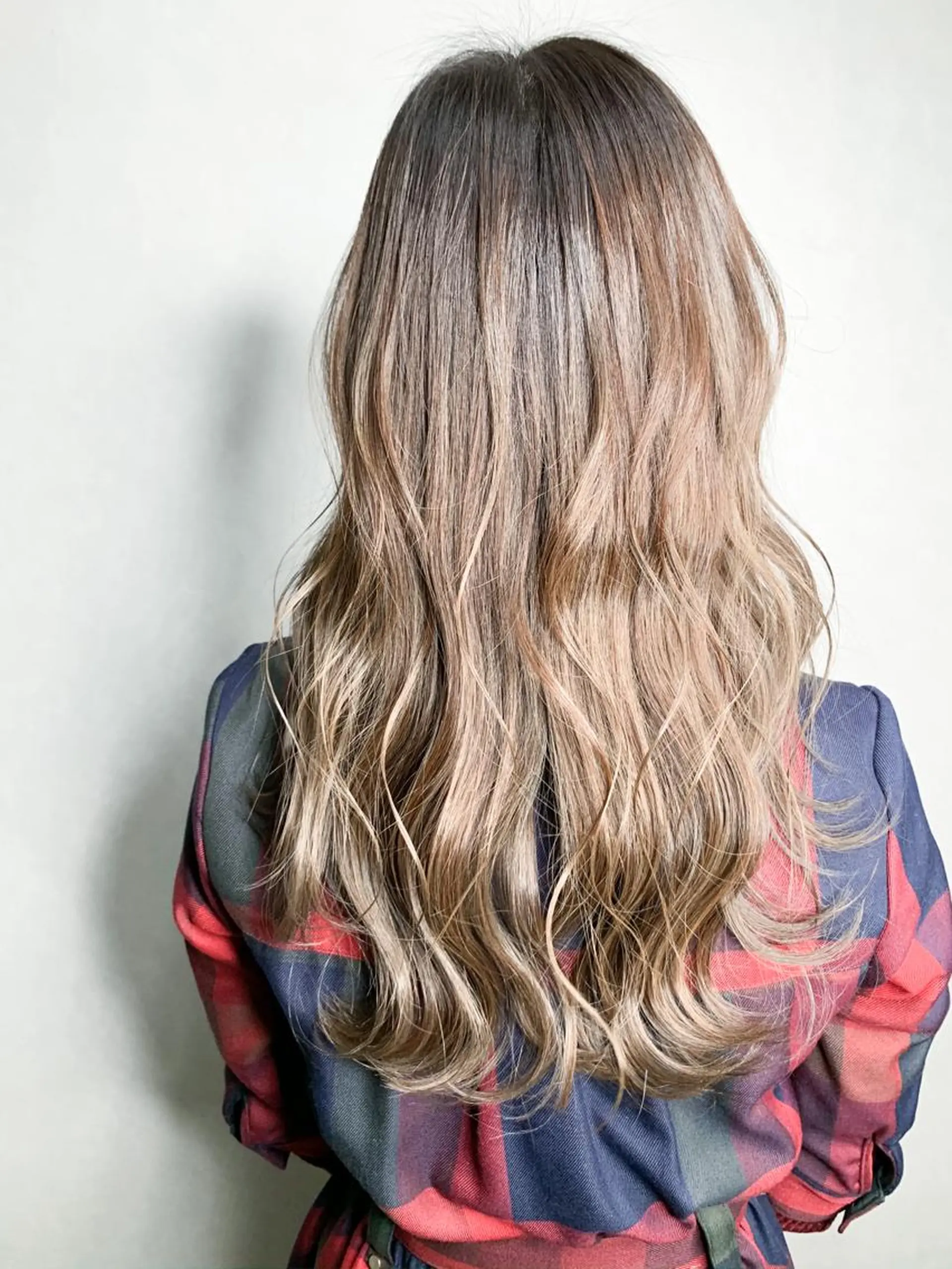 ロング カラー ベージュカラー グラデーションカラー カット ヘアカラー トリートメント 🌈 DAIKI 🌈のヘアスタイル