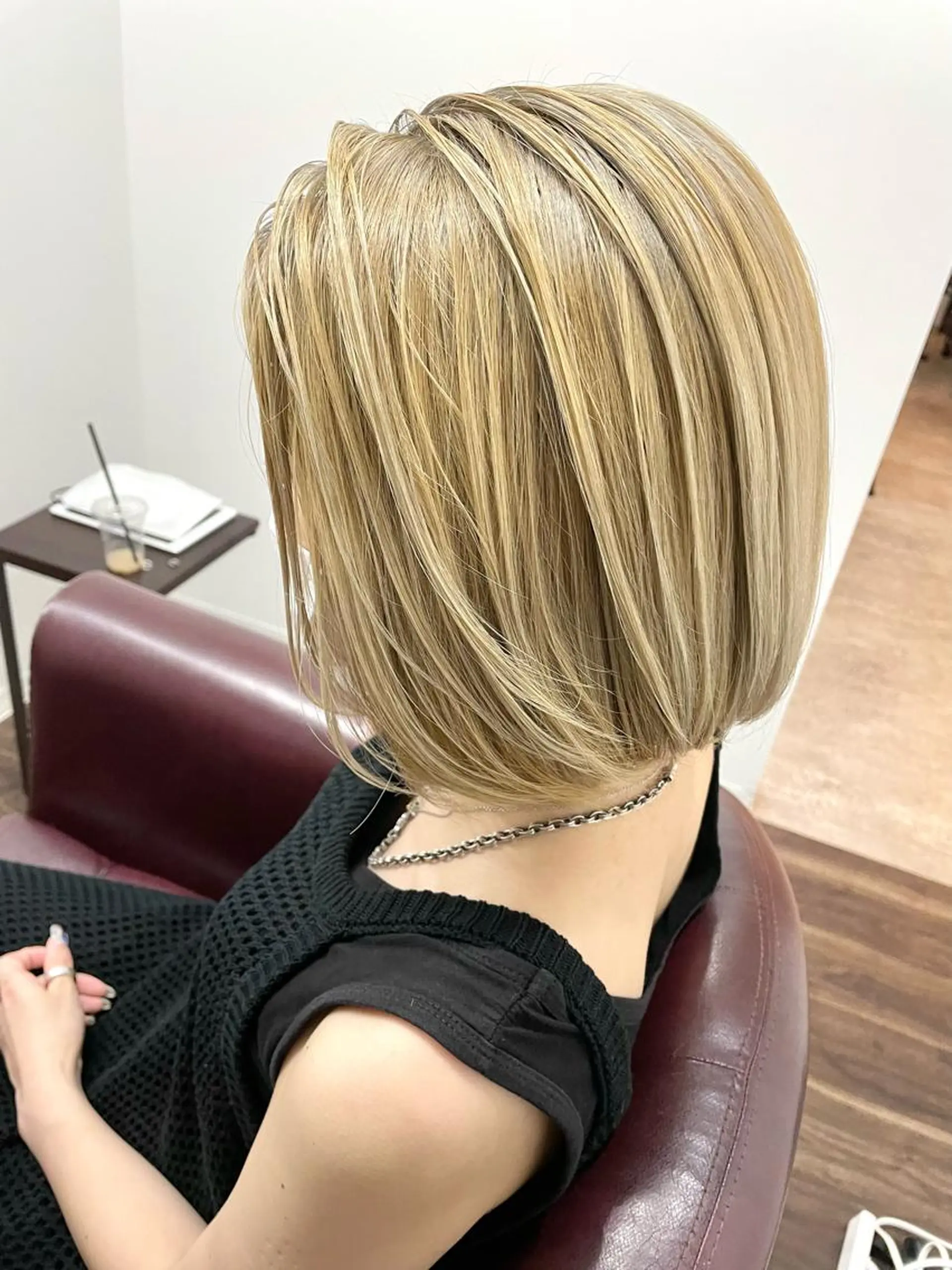 ショート カラー ブロンド ボブ 中村 友美のヘアスタイル