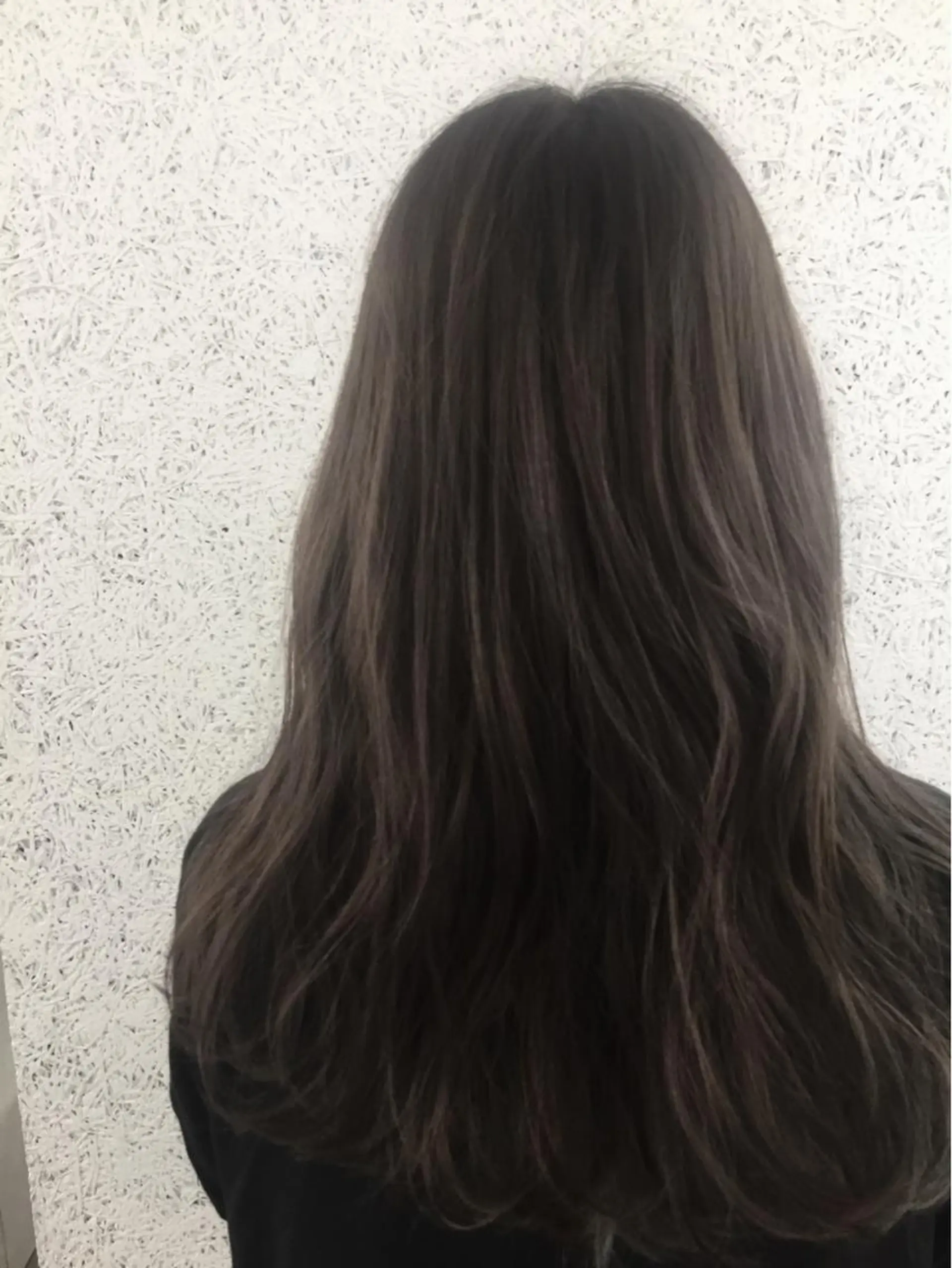 セミロング カラー パーマ ヘアアレンジ アディクシーカラー シルバー ✨ハイクオリティ✨ 山本香也のヘアスタイル