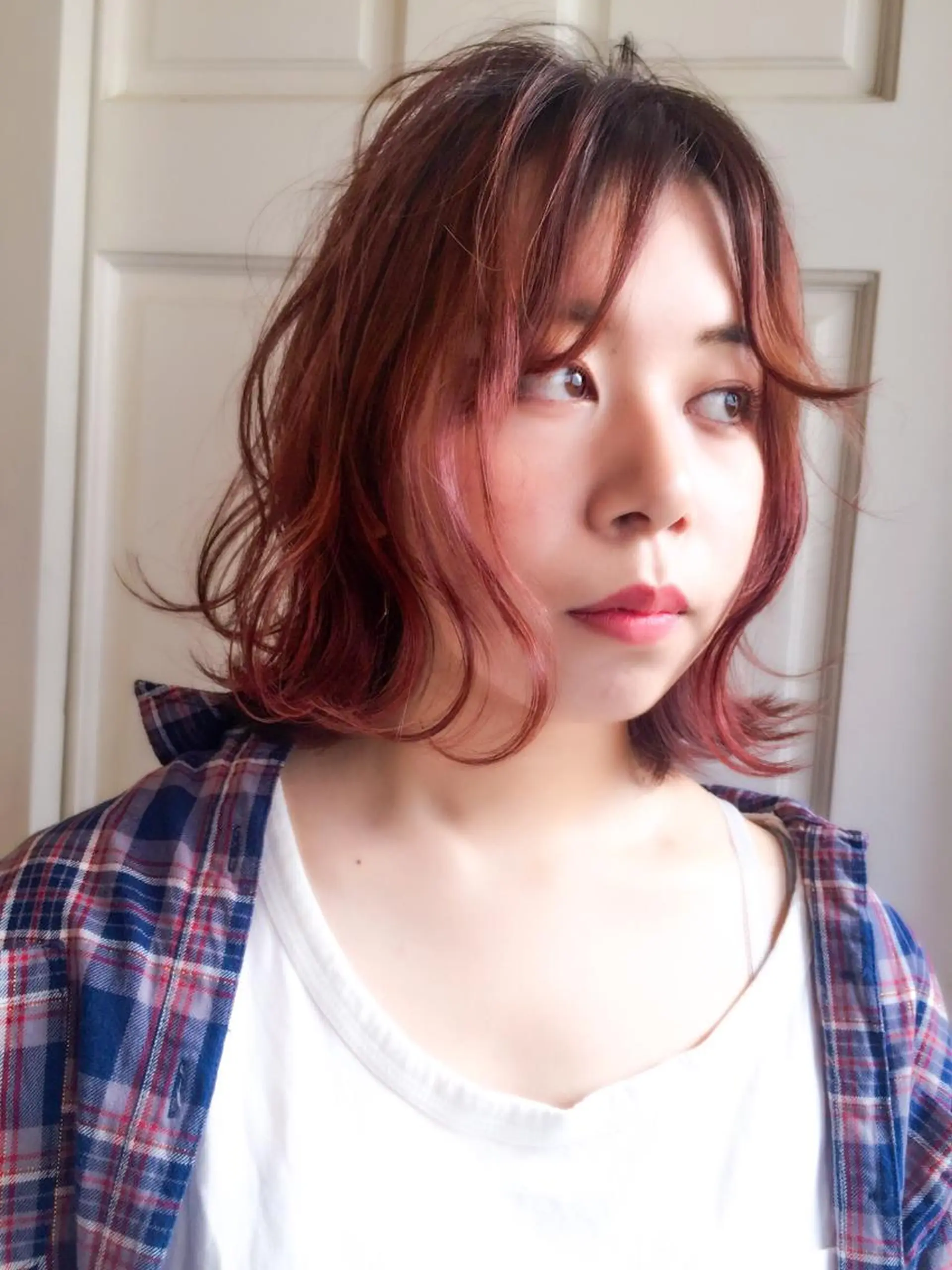 ミディアム カラー ホワイト&レイヤーカ ットエクステ長畠俊輔のヘアスタイル