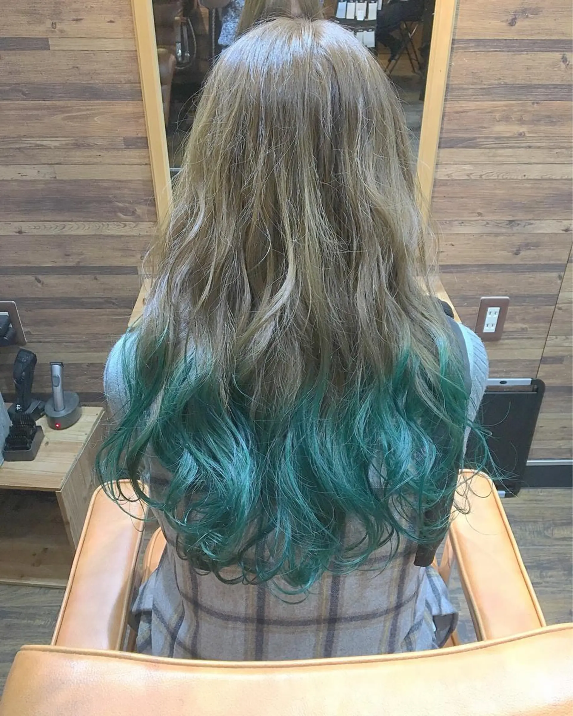 ロング カラー アッシュ アッシュグレー ブリーチ 川名 充✂️のヘアスタイル