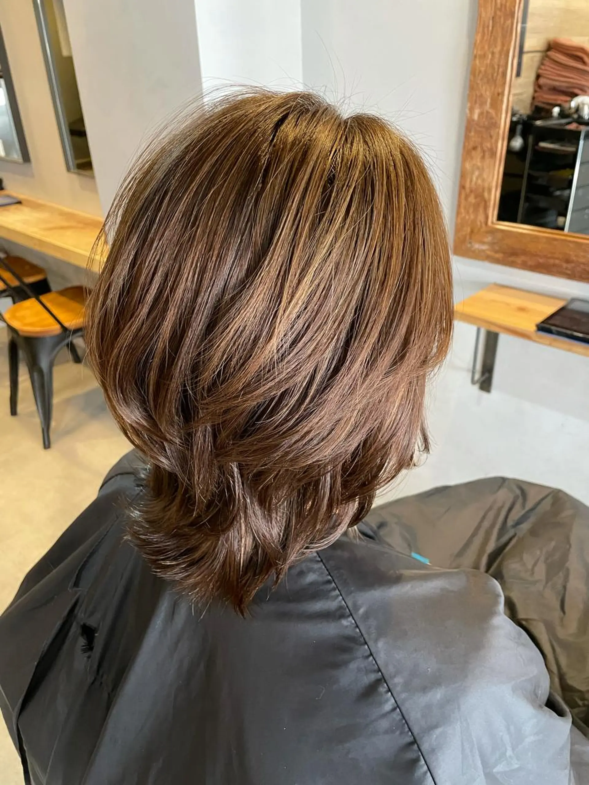 ミディアム カラー ハイライト 透明感カラー松本のヘアスタイル