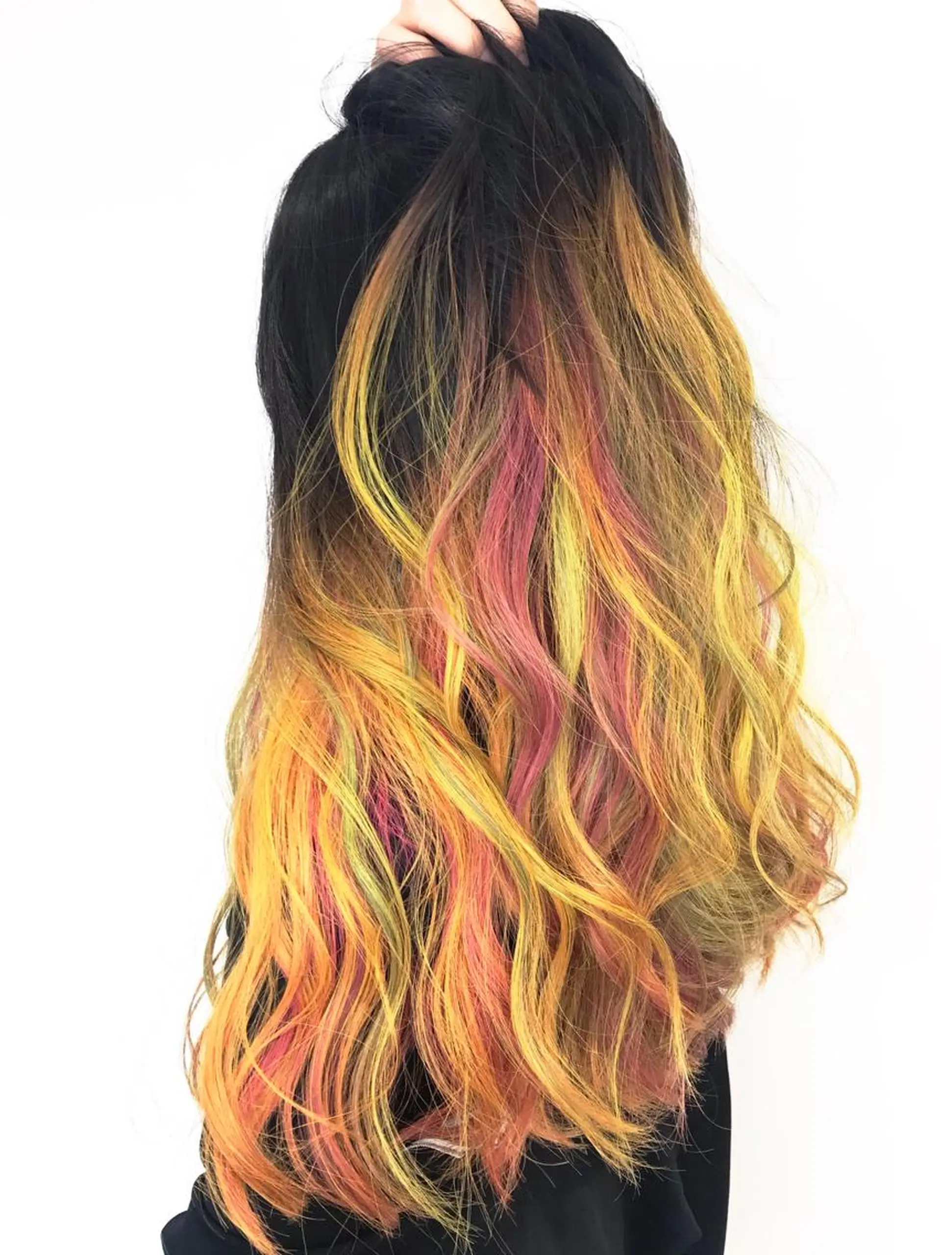 ロング カラー 森本 笑のヘアスタイル