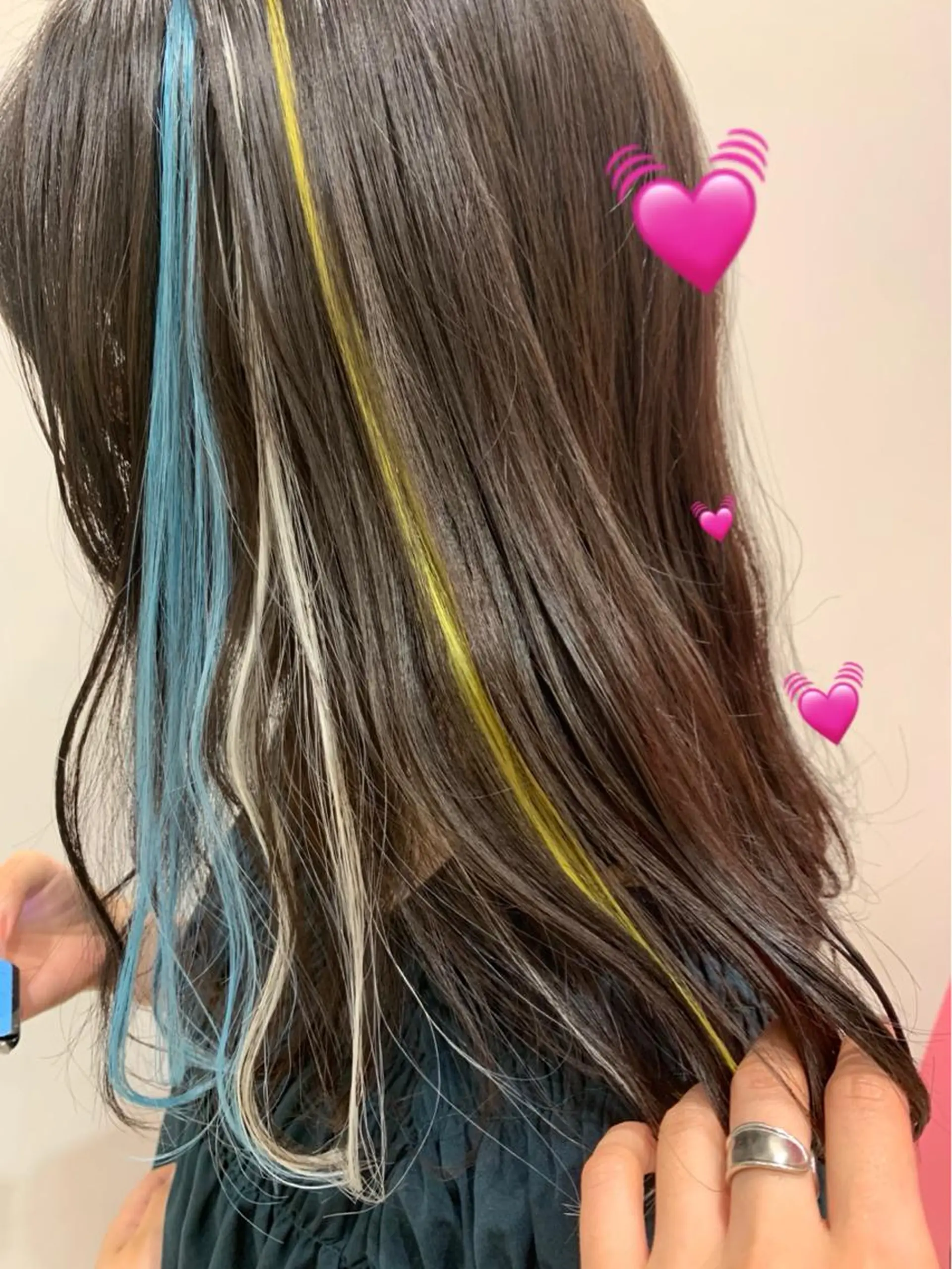 ミディアム カラー シールエクステ エクステ 新宿駅近♡個室 ♡関口三都季🌜のヘアスタイル