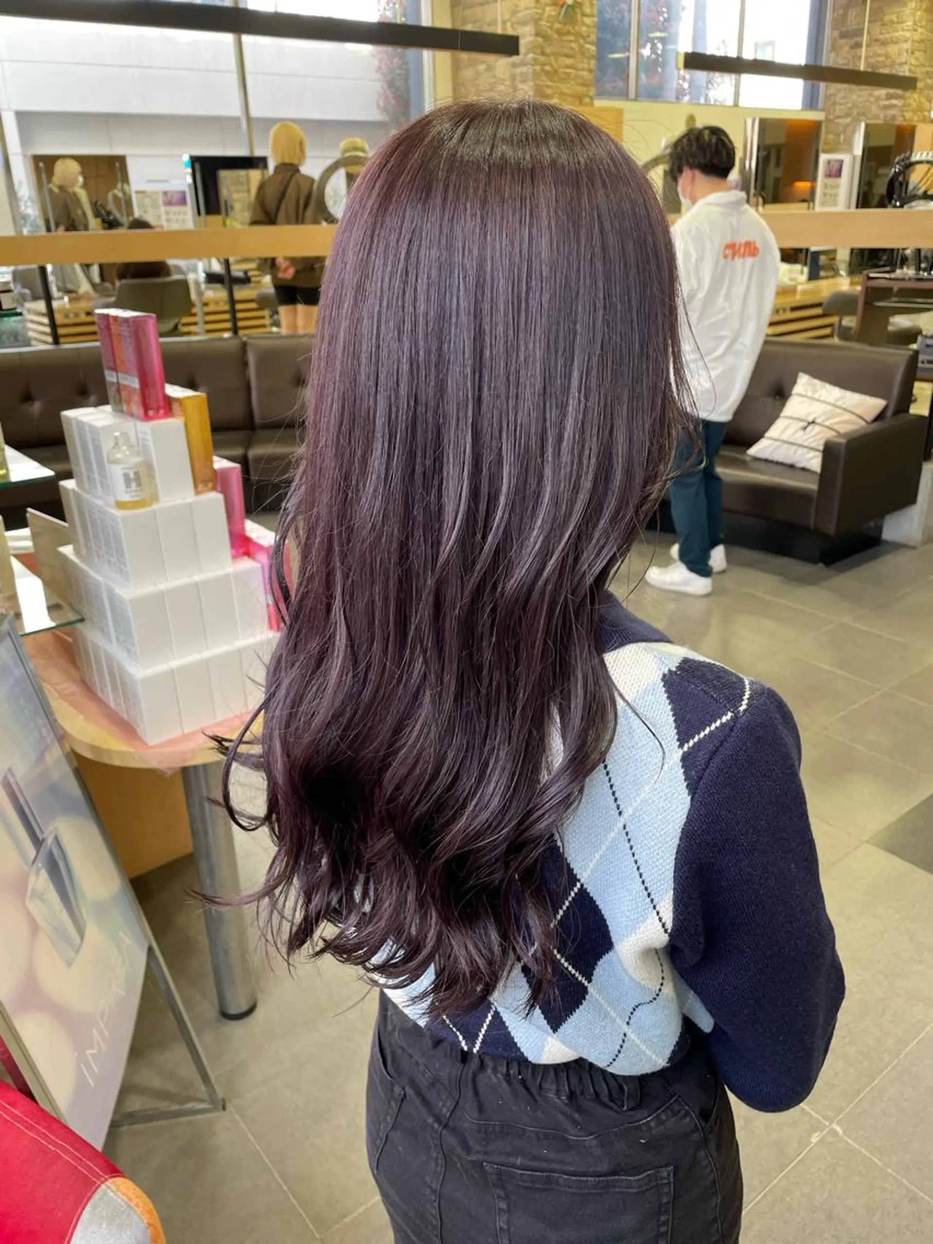 ロング ラベンダーベージュ ボブ 卒業式のヘアスタイル ハイライト 髪質改善 艶髪カラー🫧 髪質改善🪽萩原のヘアスタイル