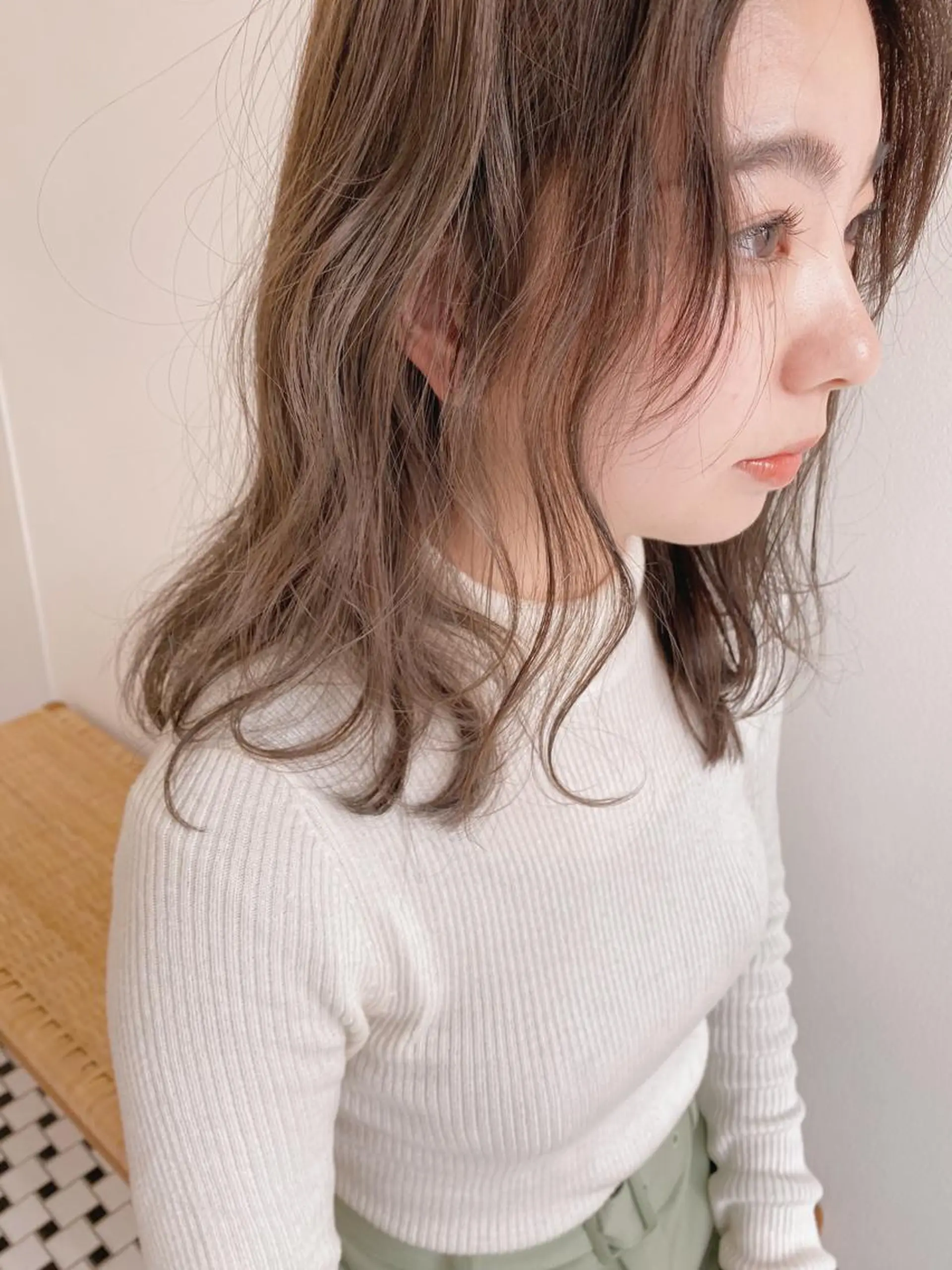 ミディアム カラー カット パーマ 顔周りレイヤー/韓国 ブリーチminamiのヘアスタイル