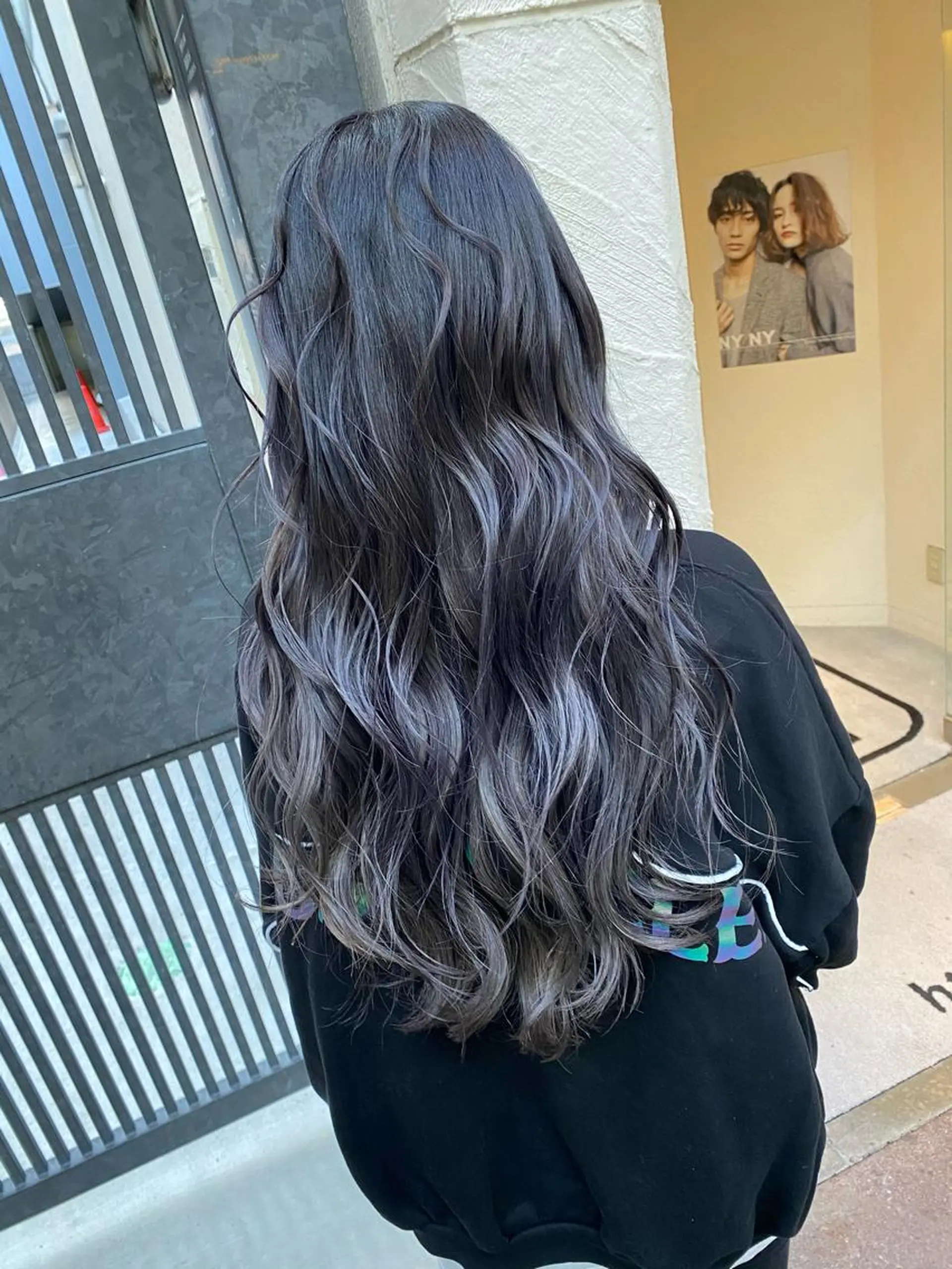 ロング カラー アッシュ アッシュグレー アッシュグレージュ バレイヤージュ ミストバング 髪質改善カラー韓国風 レイヤーtudaのヘアスタイル