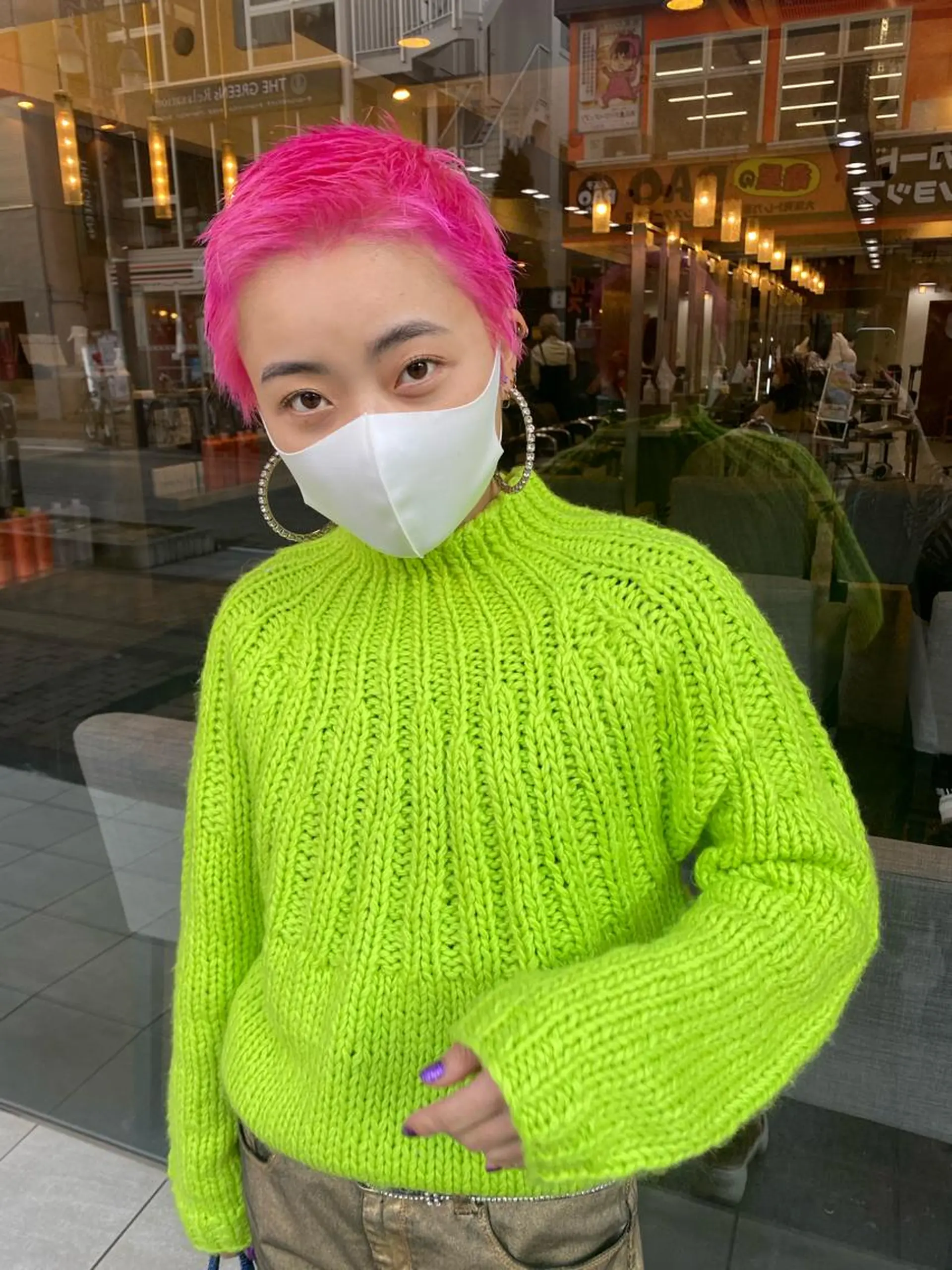 ショート カラー パーマ ヘアアレンジ メンズ キッズ ネイル mana 暖色カラーカットのヘアスタイル