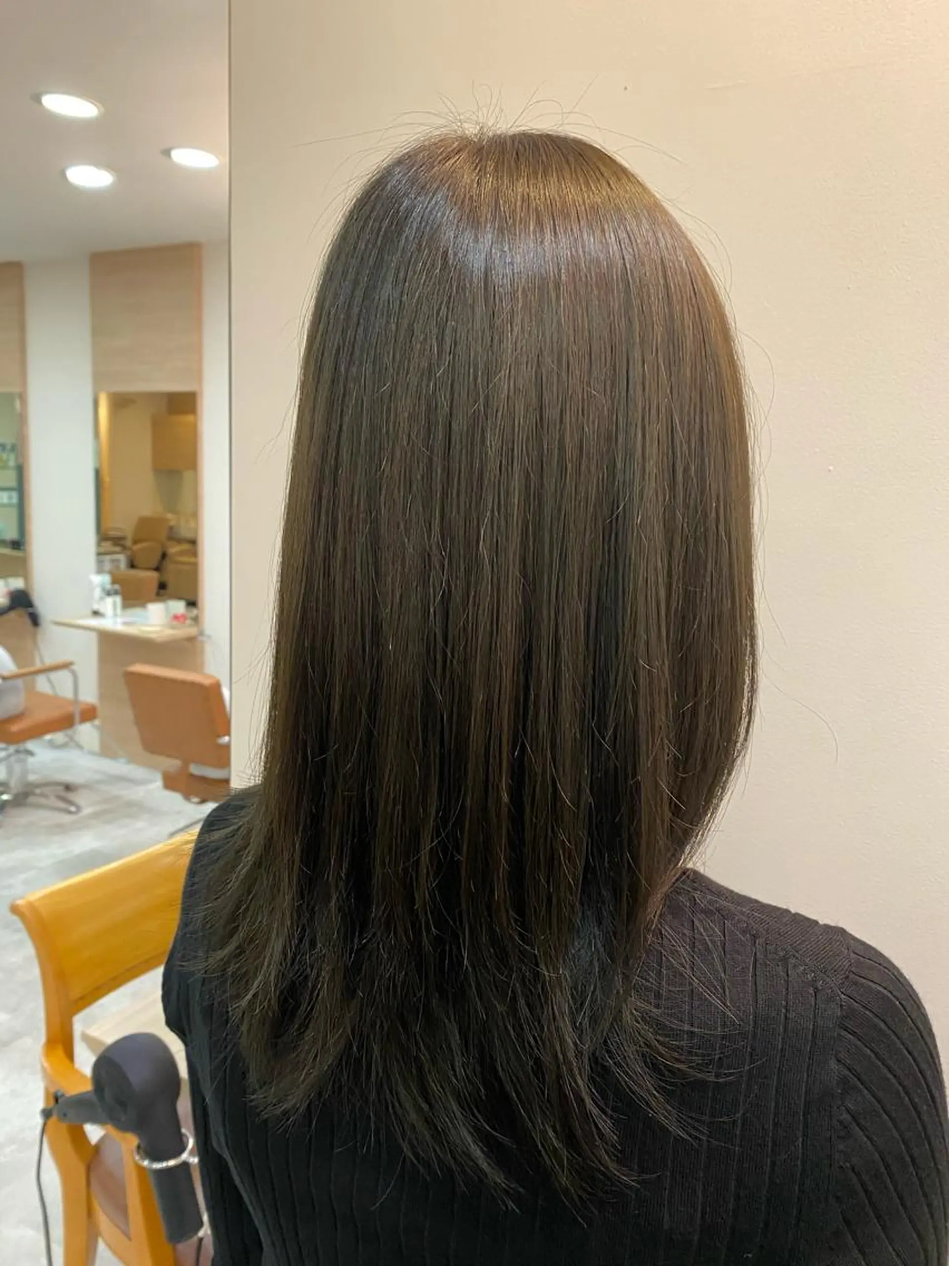 カラー & kuのヘアスタイル