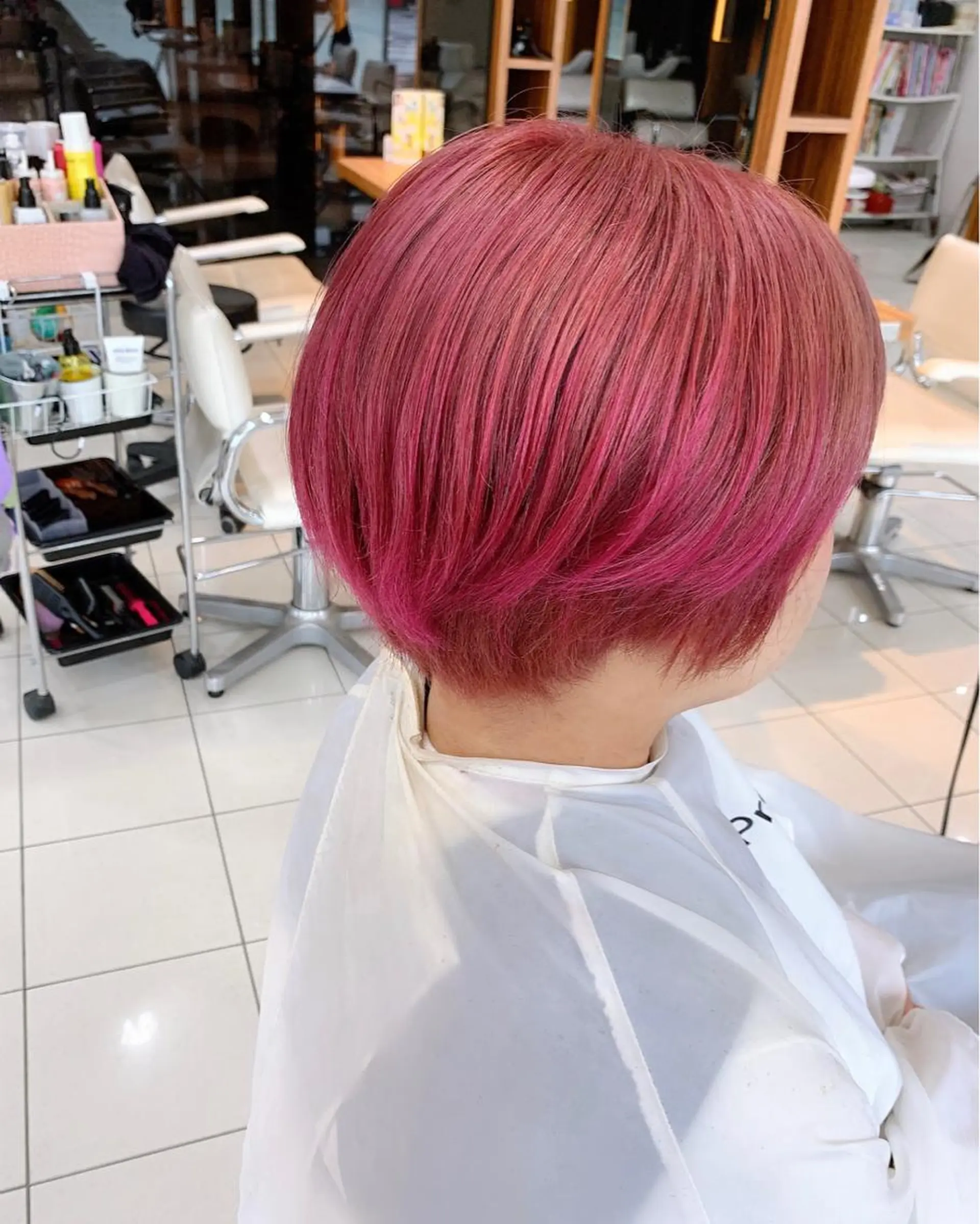 ショート カラー 脱白髪染め美容師 竹内涼乃のヘアスタイル