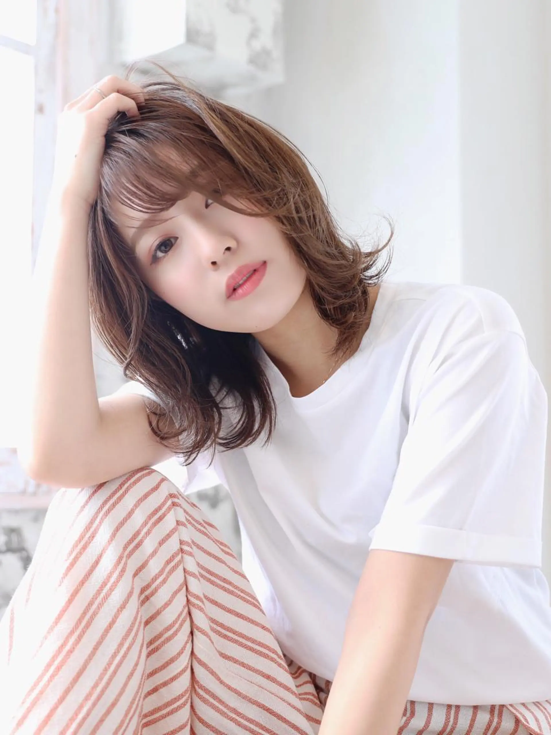 ミディアム カラー 透明感カラー ハイライトカラー ハイトーンカラー ハイライト &グループ代表取締役 KOHEIのヘアスタイル