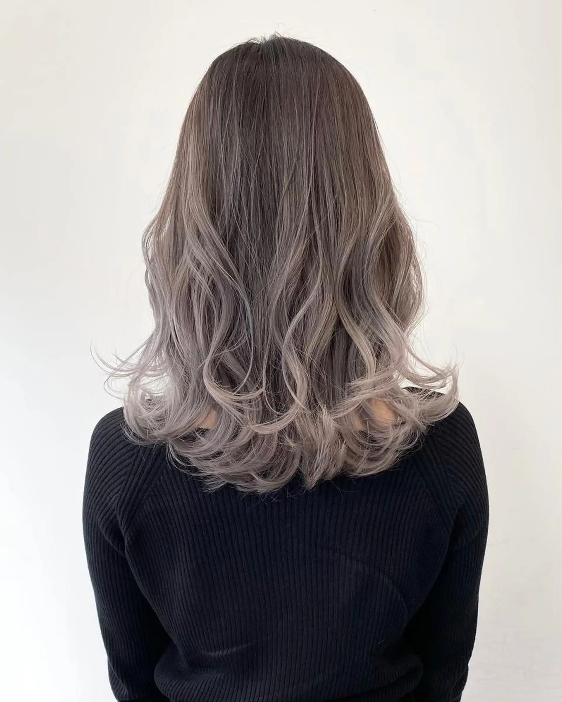 ミディアム カラー ミディアムパーマ ブリーチ ダブルカラー ハイライトカラー イルミナカラー 【公式】amble luxe 中野のヘアスタイル
