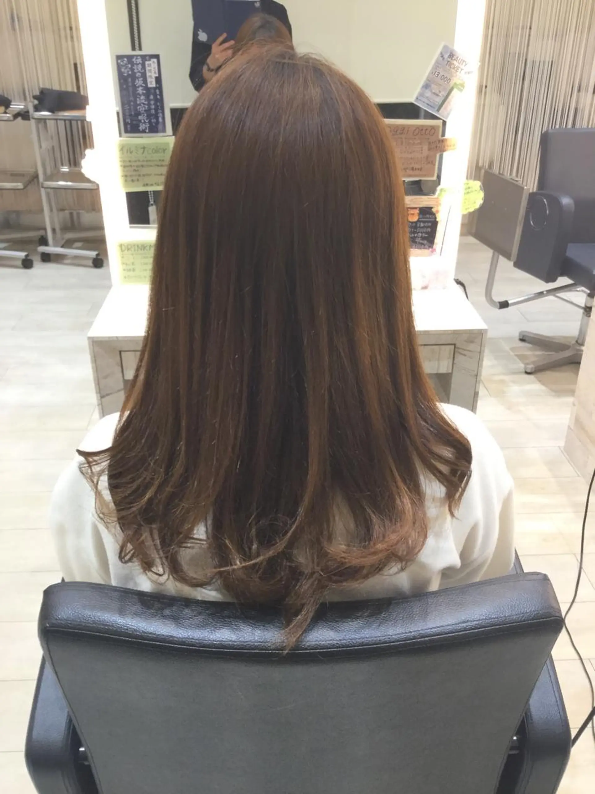 セミロング カラー レイヤーカット メンズパーマレイヤー 西山賢志のヘアスタイル