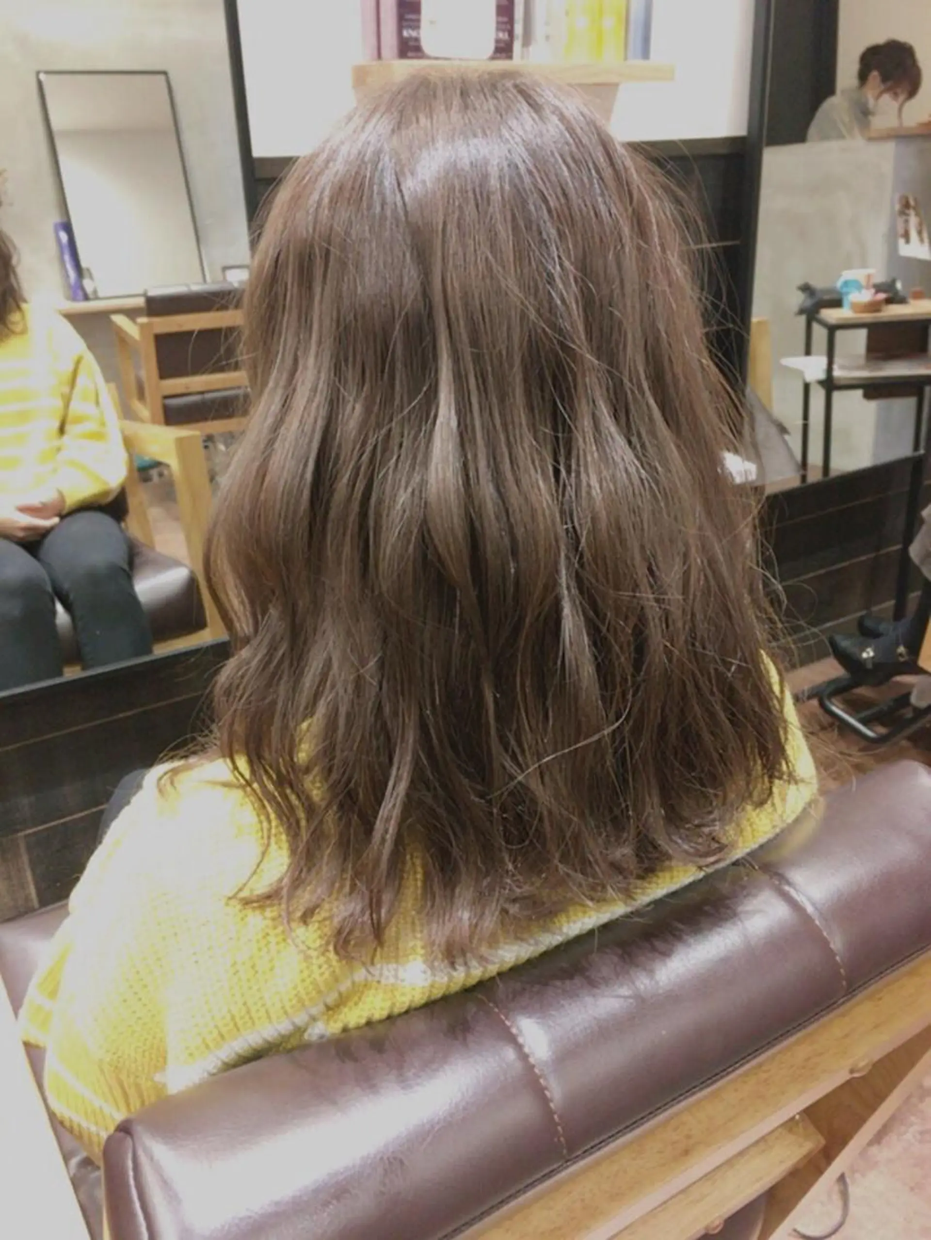セミロング カラー ヘアアレンジ 栗林 実莉のネイルデザイン