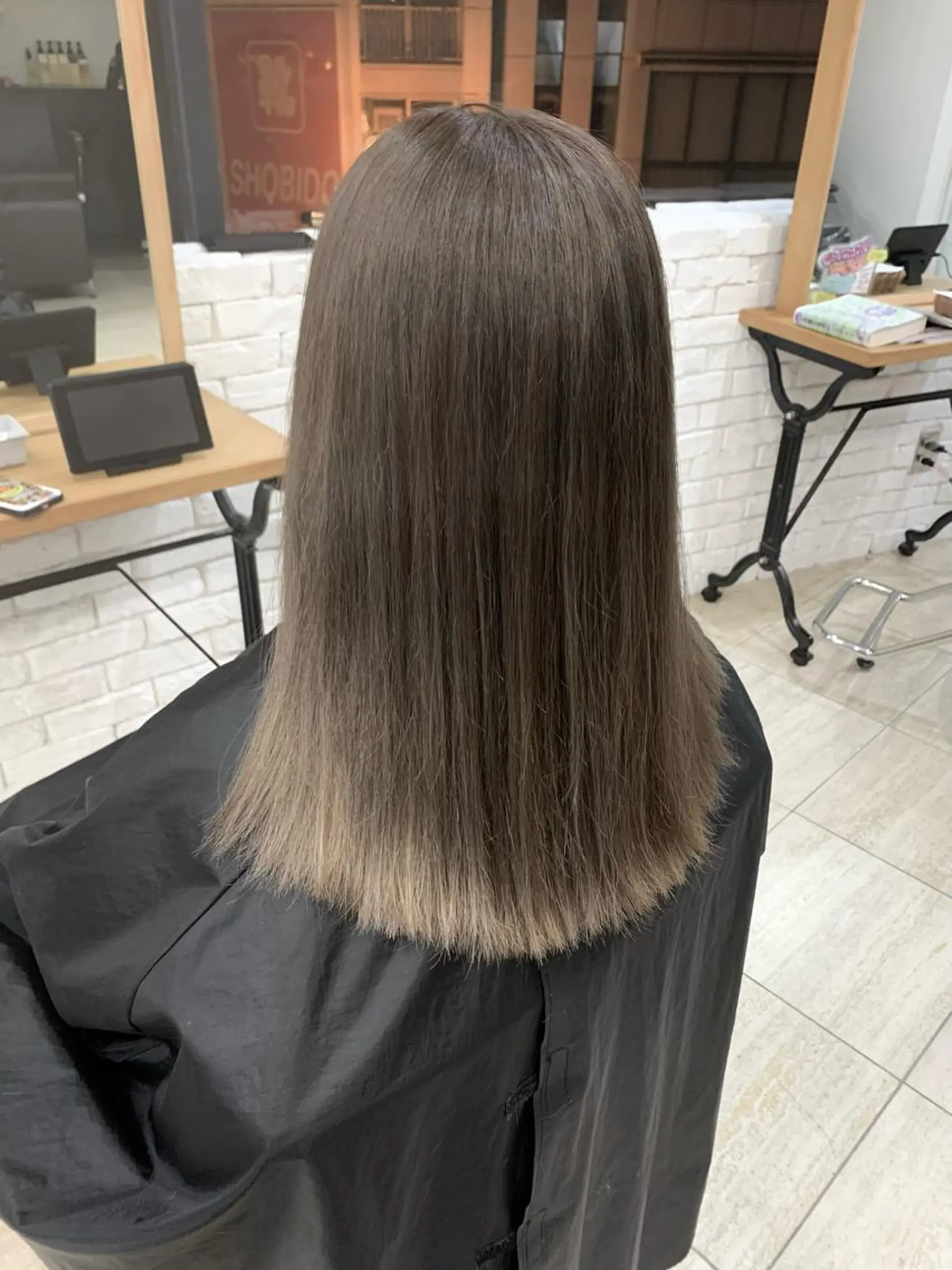 セミロング ヘアアレンジ ヘアカラー ROSEL末吉 海渡のヘアスタイル