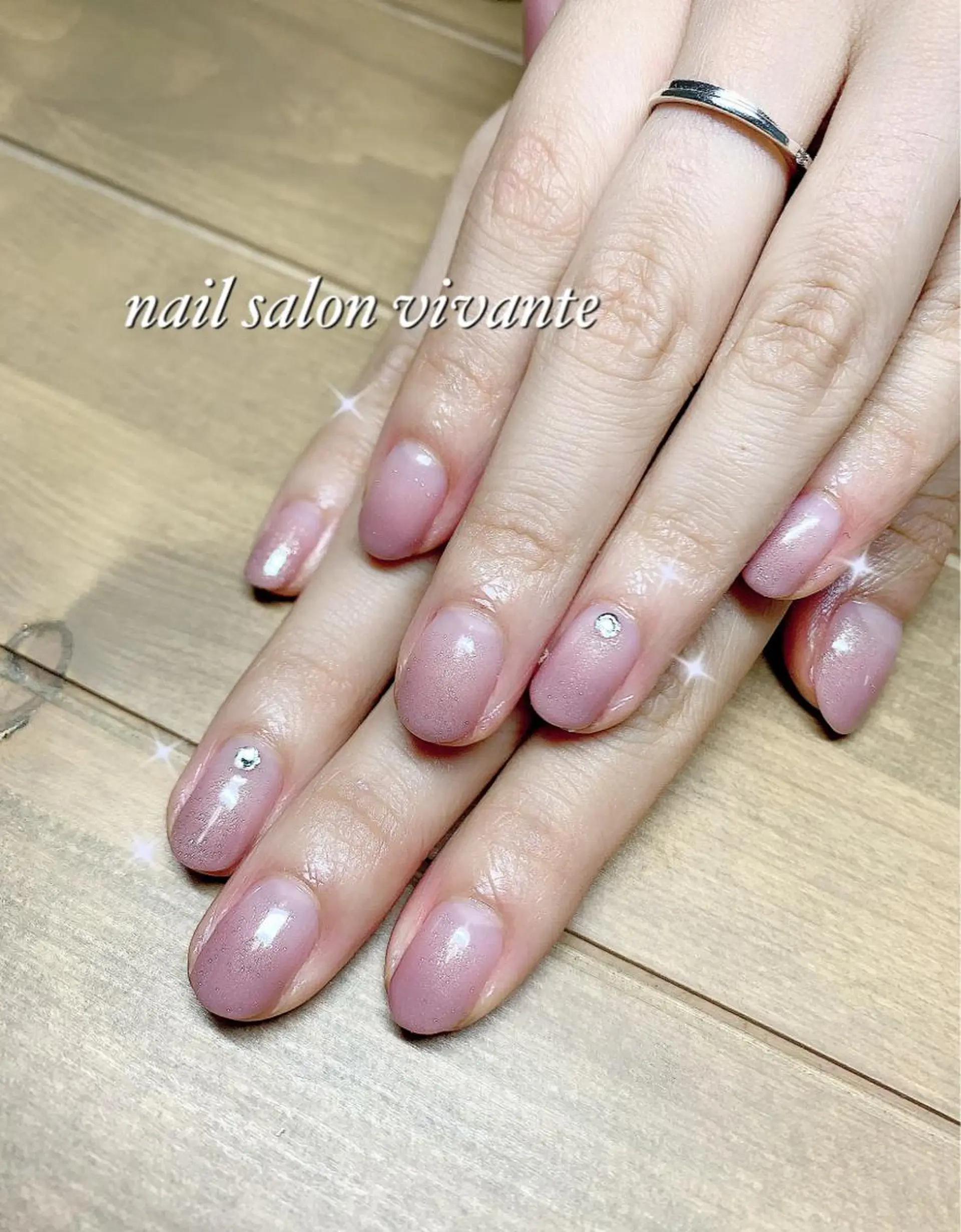 ネイル クリアネイル グラデーション ラメ(グリッター) ピンク ピンクベージュ nail salon vivanteのネイルデザイン