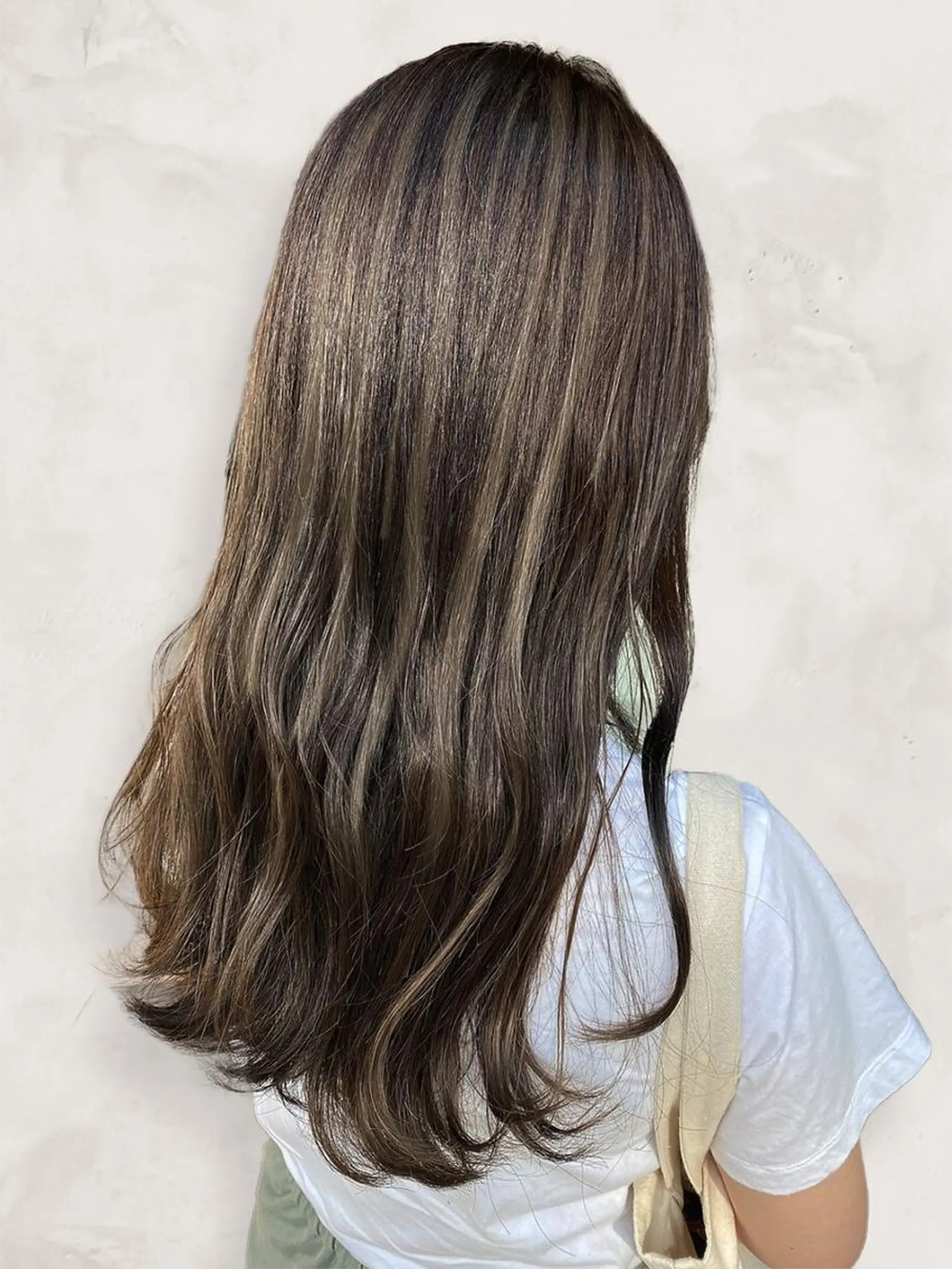 カラー ロング 透明感カラー カット ヘアカラー トリートメント グレージュ×レイヤー 藤生 和宏のヘアスタイル