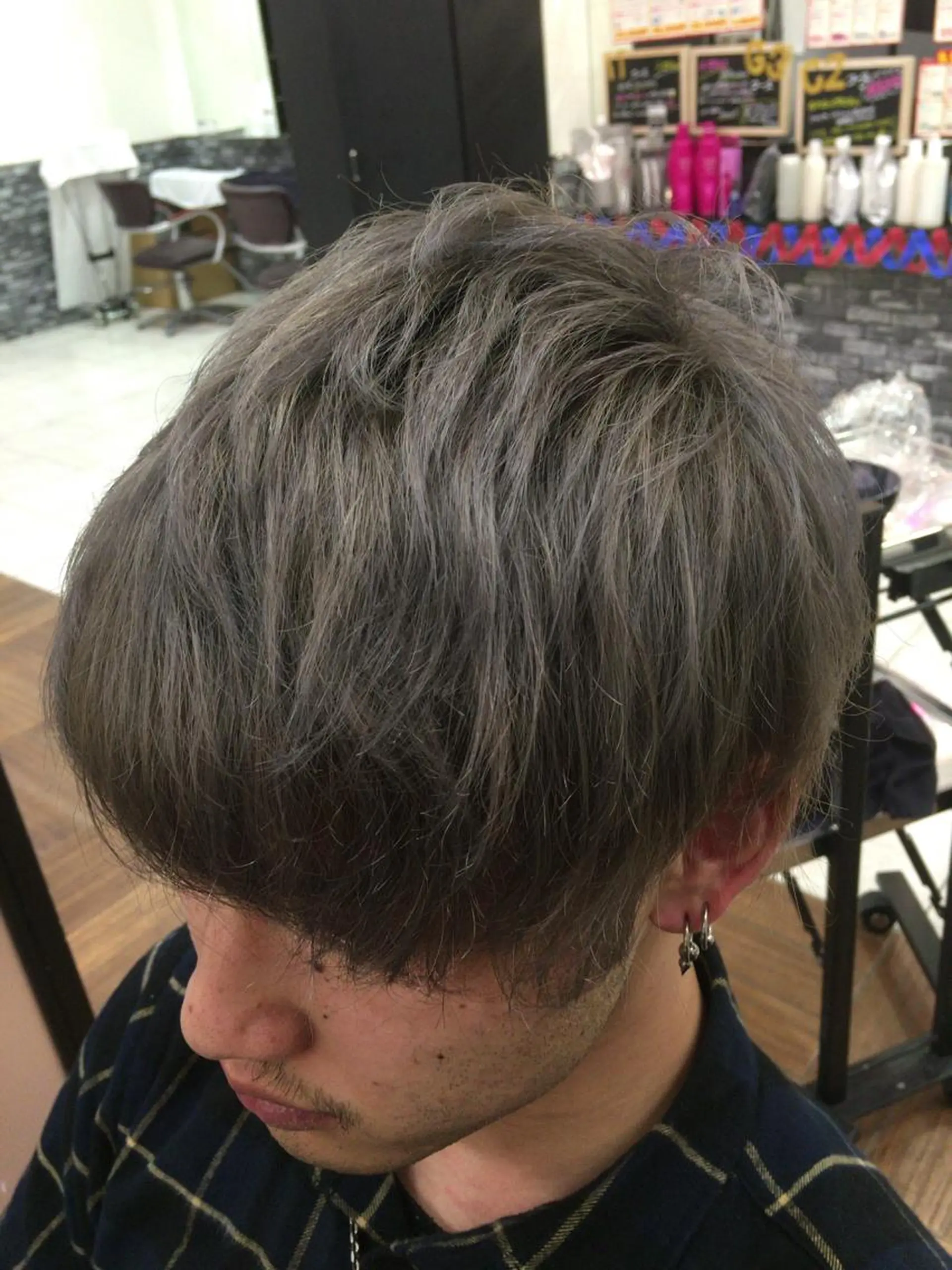 ショート カラー 岡部 裕真のヘアスタイル