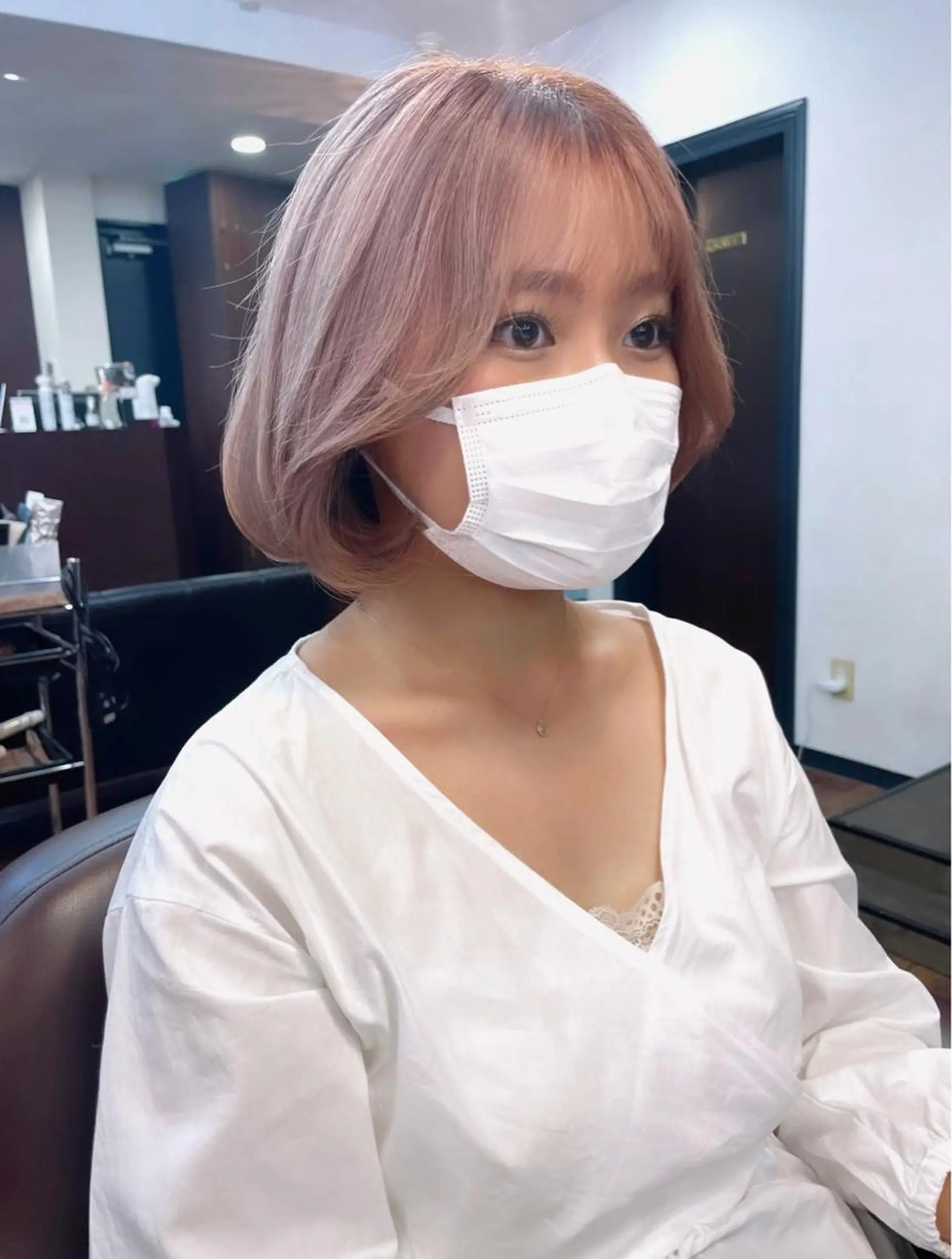 ショート ボブ 韓国風ヘア レイヤーカット、 大人可愛い　中村美羅のヘアスタイル