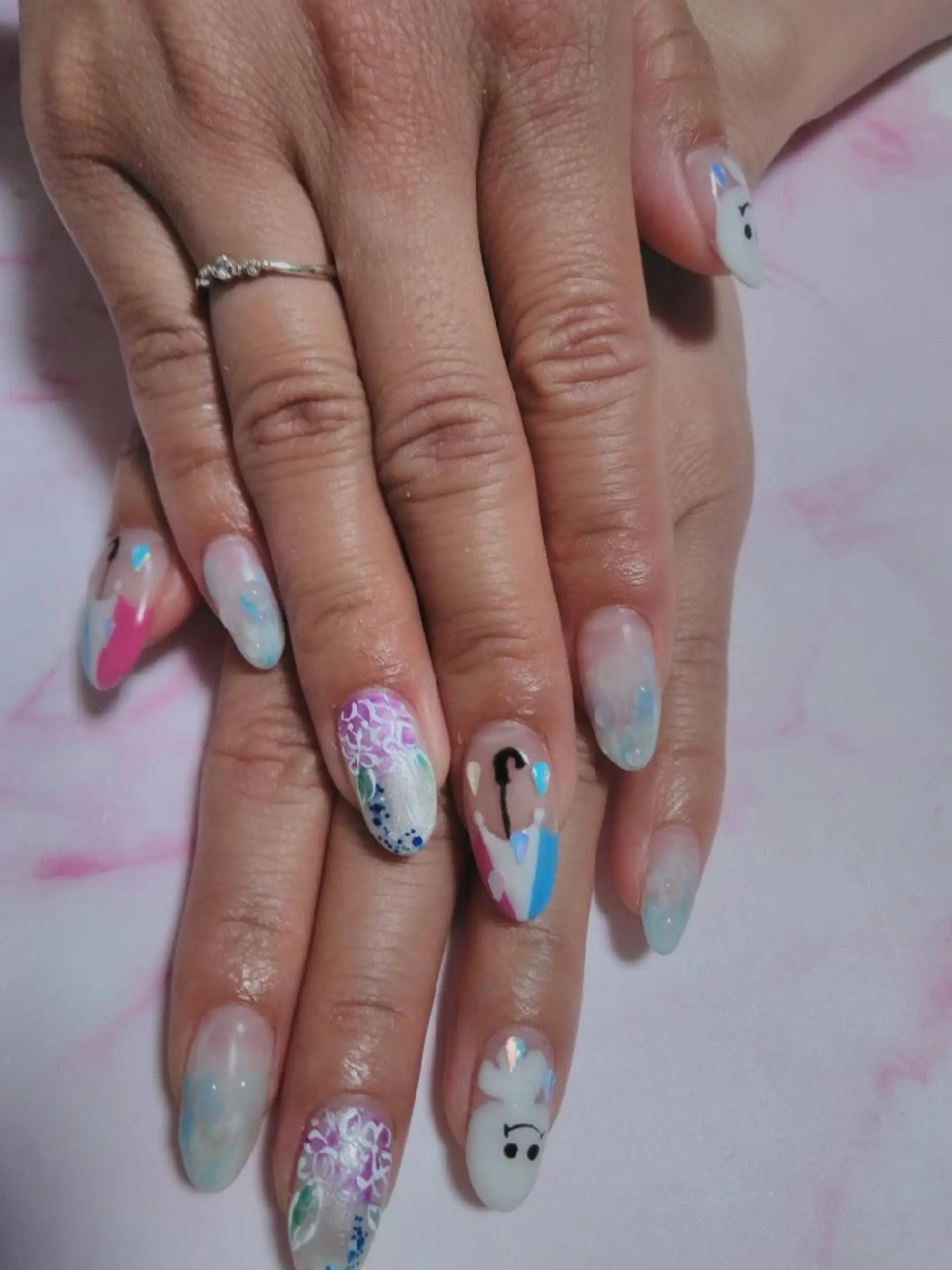 ネイル エステとネイル ローズコンフォートのネイルデザイン