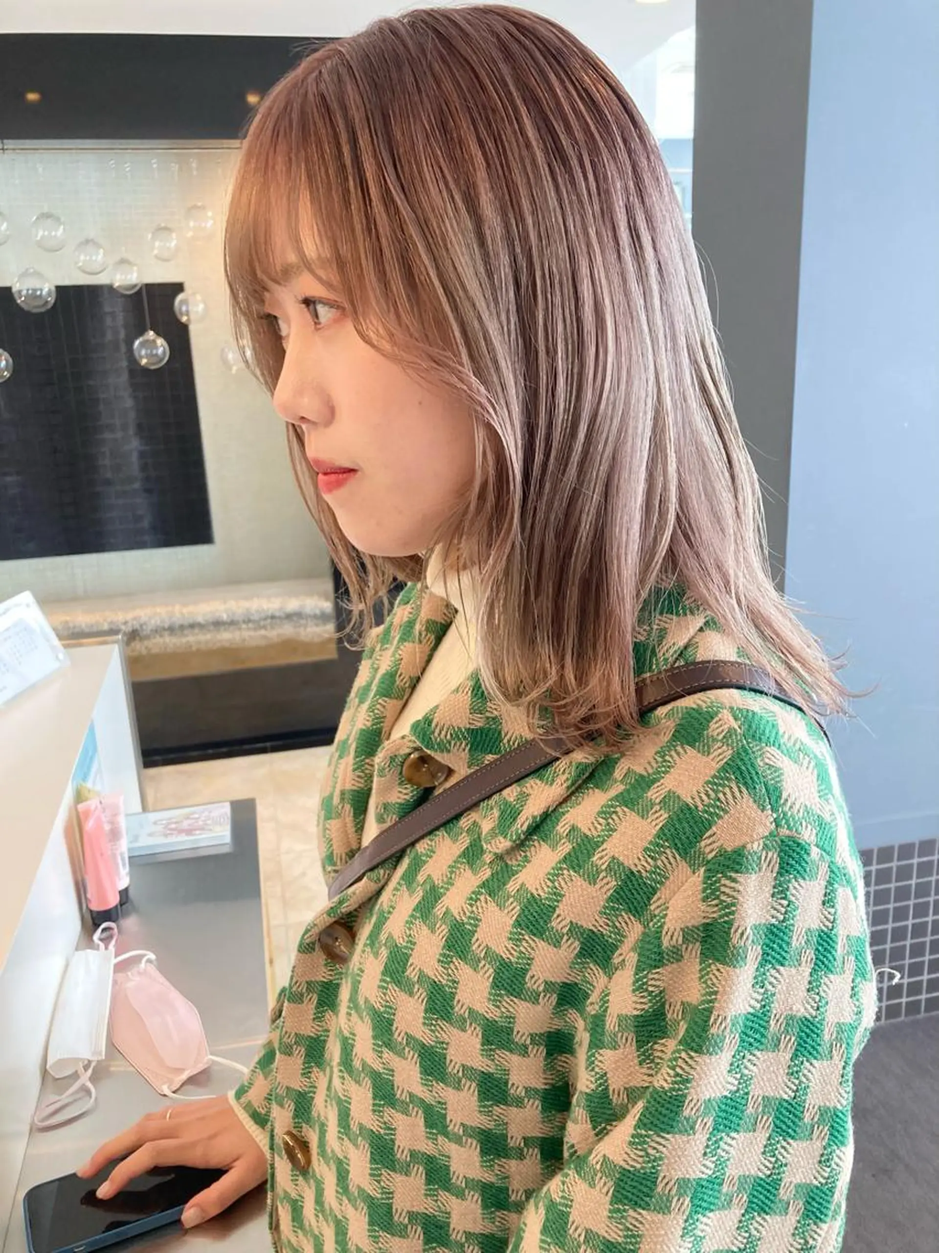 ミディアム カラー ハイトーンカラー 村本 千優のヘアスタイル