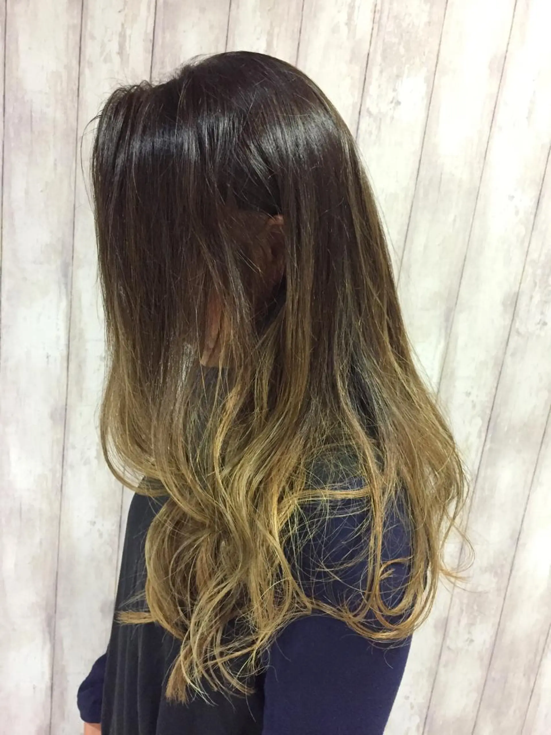 ミディアム セミロング カラー パーマ ヘアアレンジ グラデーションカラー ハイライトカラー イルミナカラー ハイライト 韓国ヘア✨グレージュ カラーasamiのヘアスタイル