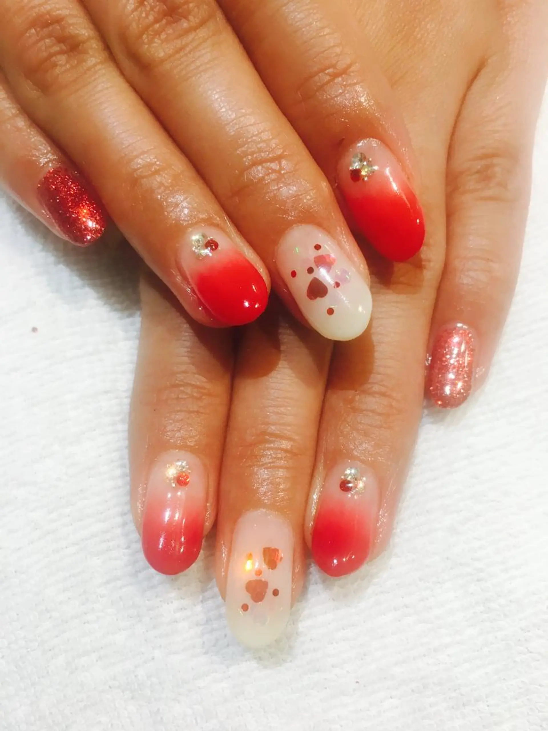 ネイル グラデーション 赤色 バレンタイン 似合わせカラー✨人気 荻窪🌈川端風子のヘアスタイル