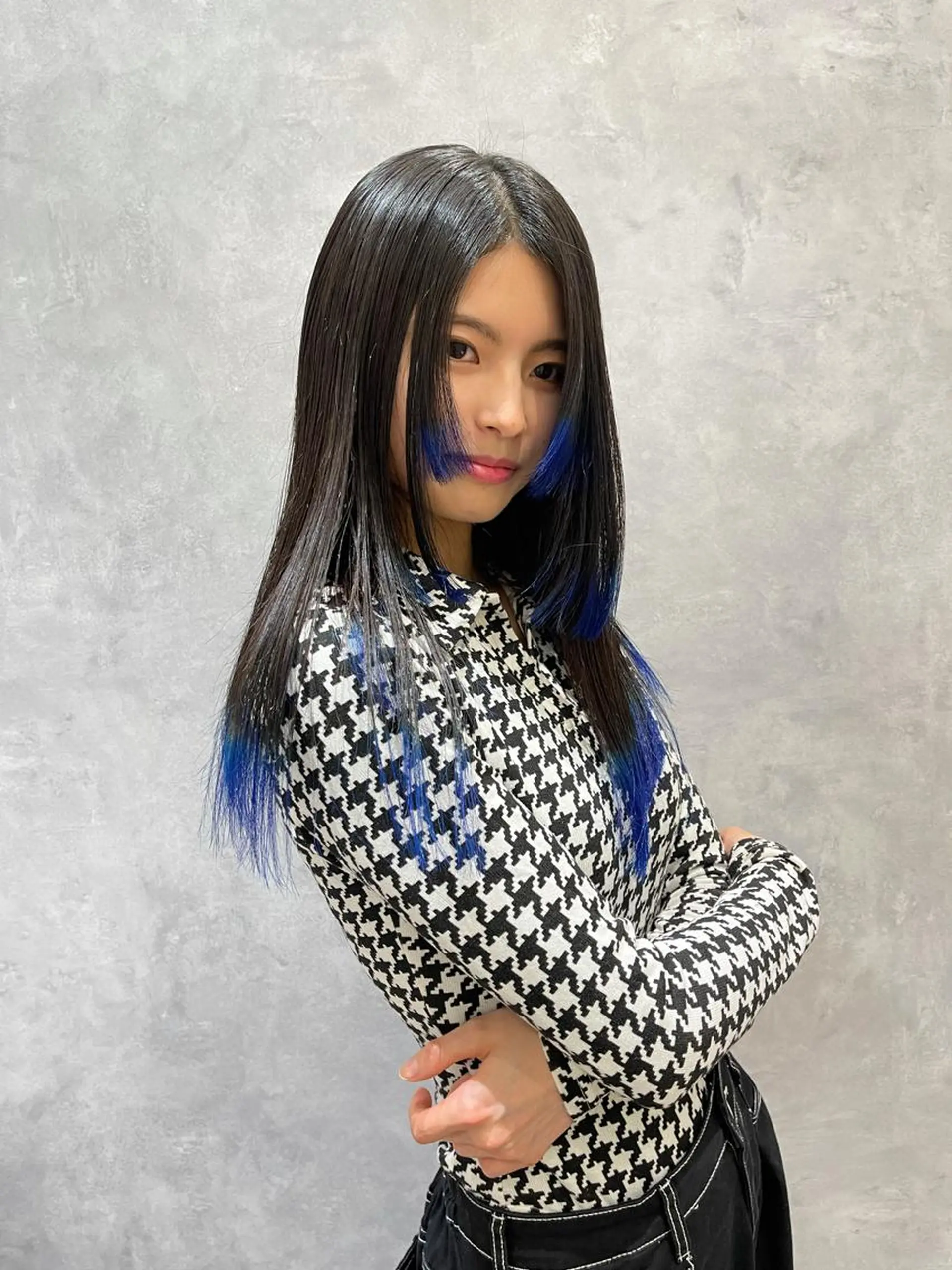 ロング カラー ブリーチ ブルーカラー 姫カット ヘアスタイルは 『キーちゃん』に！のヘアスタイル