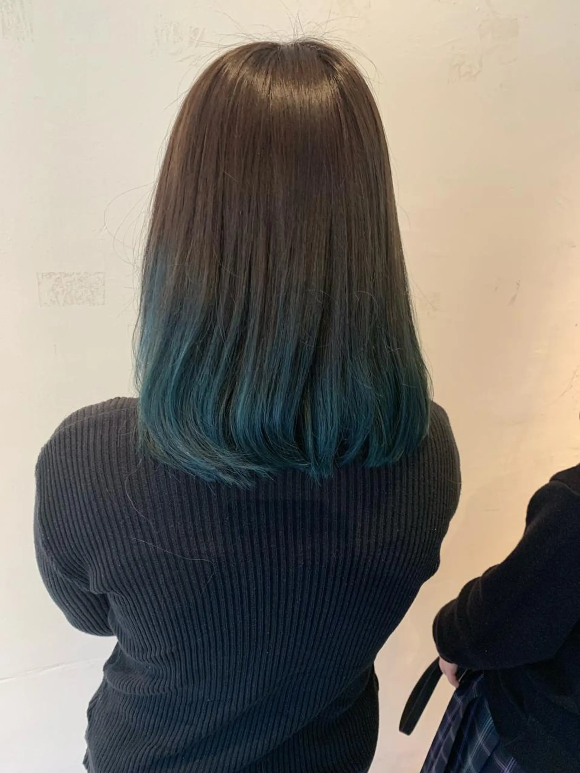 カラー エメラルドグリーン グラデーションカラー Lee 甲子園のヘアスタイル