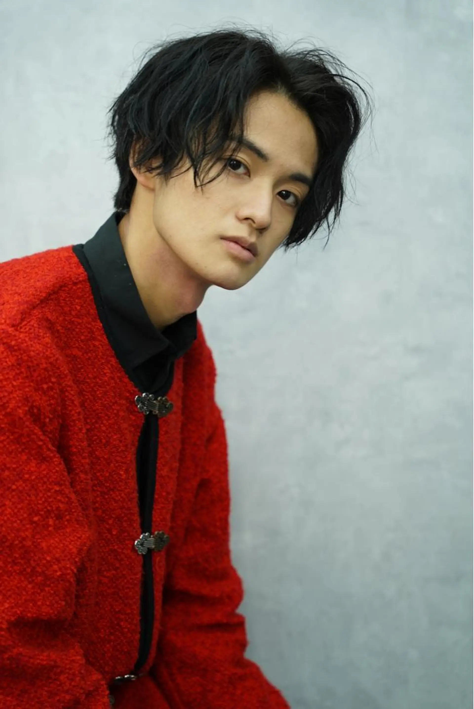 ミディアム パーマ メンズ センターパート 波巻きパーマ 垢抜け・メンズパーマ 津山祐紀のヘアスタイル